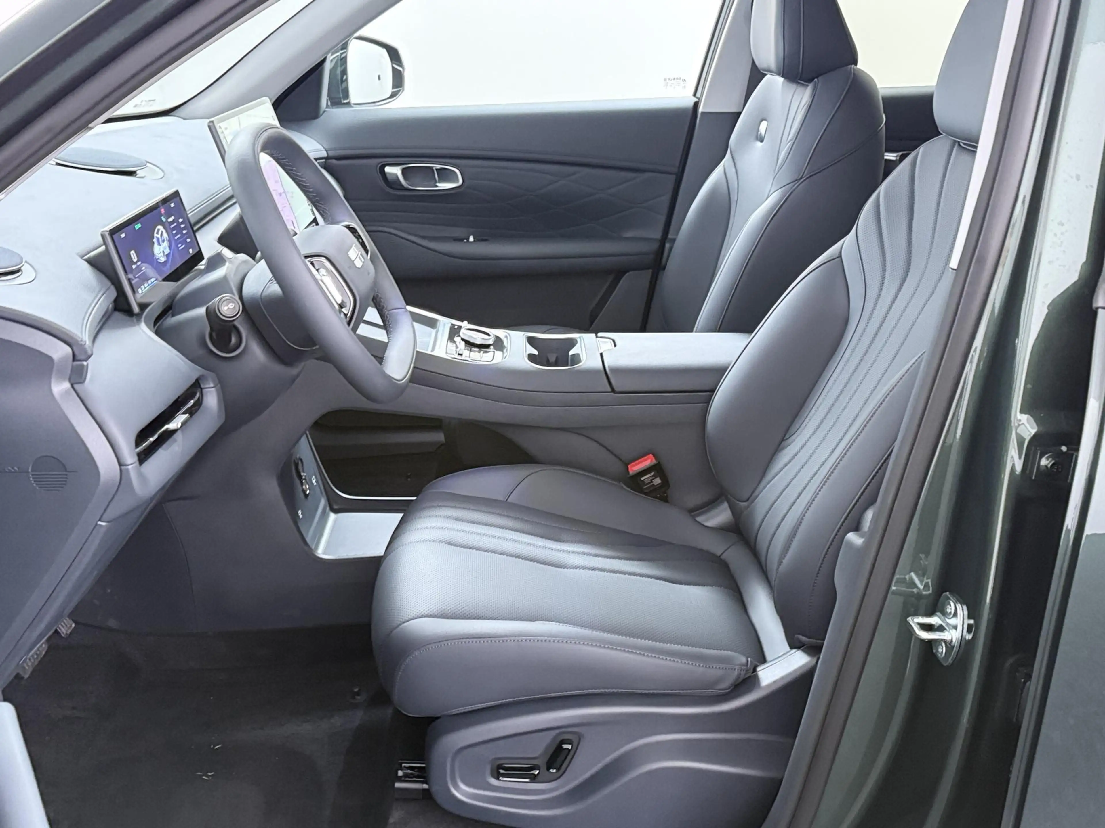 Geely Starray EM-i 1.5 Pro | 360° Camera | ICC | Apple Carplay! — photo 31