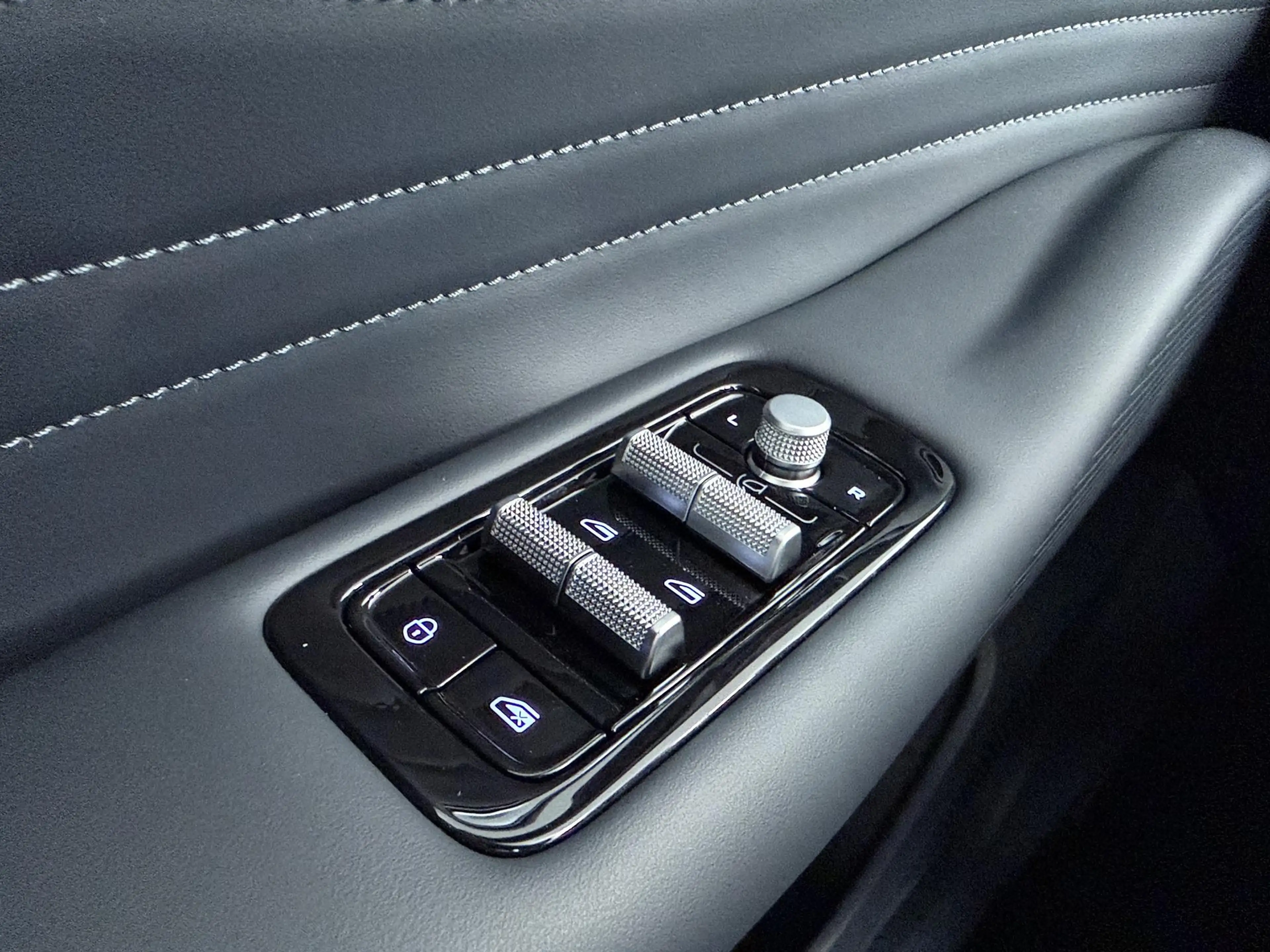 Geely Starray EM-i 1.5 Pro | 360° Camera | ICC | Apple Carplay! — photo 17
