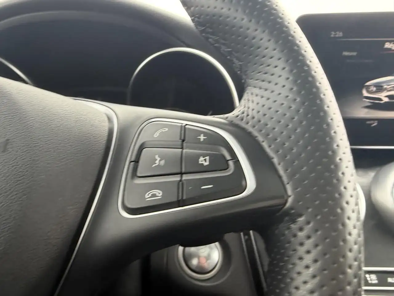 Mercedes-Benz GLC снимка Mercedes-Benz GLC