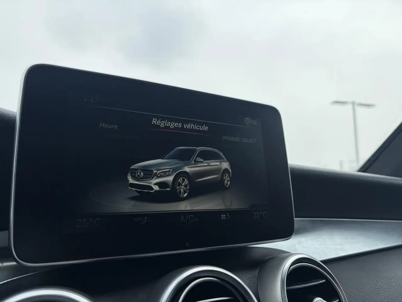 Mercedes-Benz GLC снимка Mercedes-Benz GLC