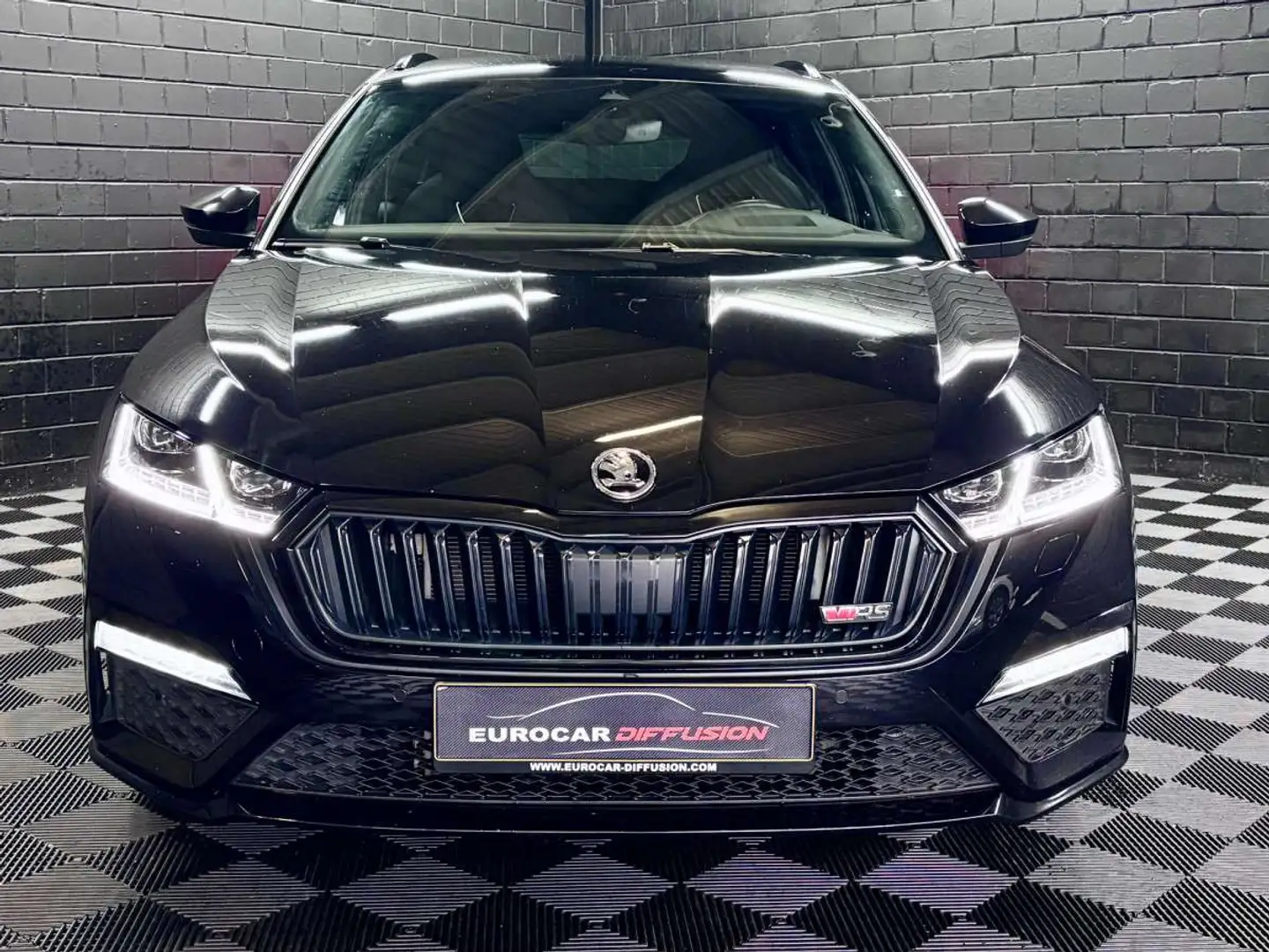 Skoda Octavia Combi RS PHEV 245CV TSI iV DSG6 *MATRIX* *Tête Hau Noir - 2