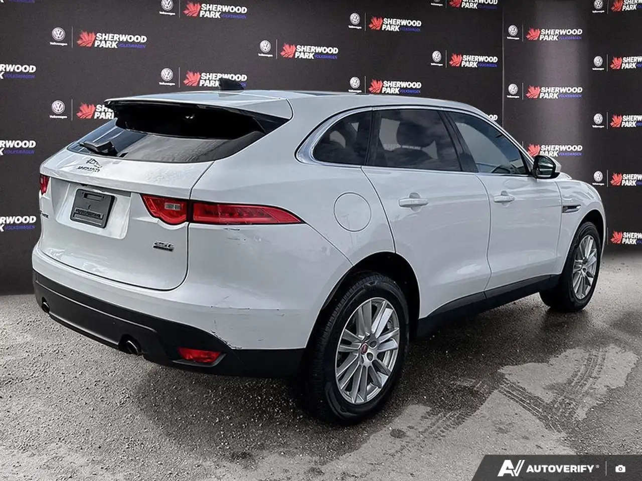 Jaguar F-Pace снимка Jaguar F-Pace