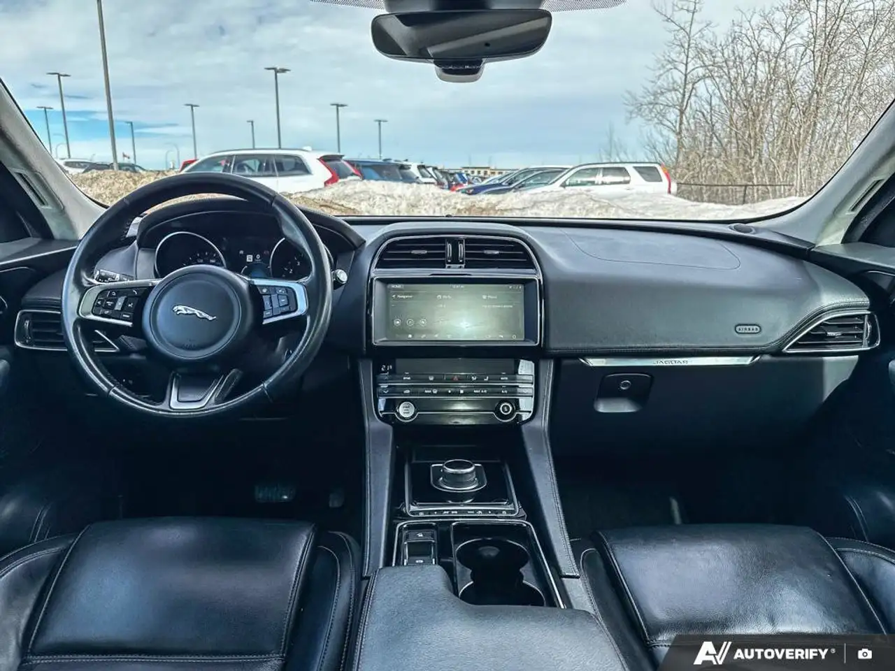 Jaguar F-Pace снимка Jaguar F-Pace