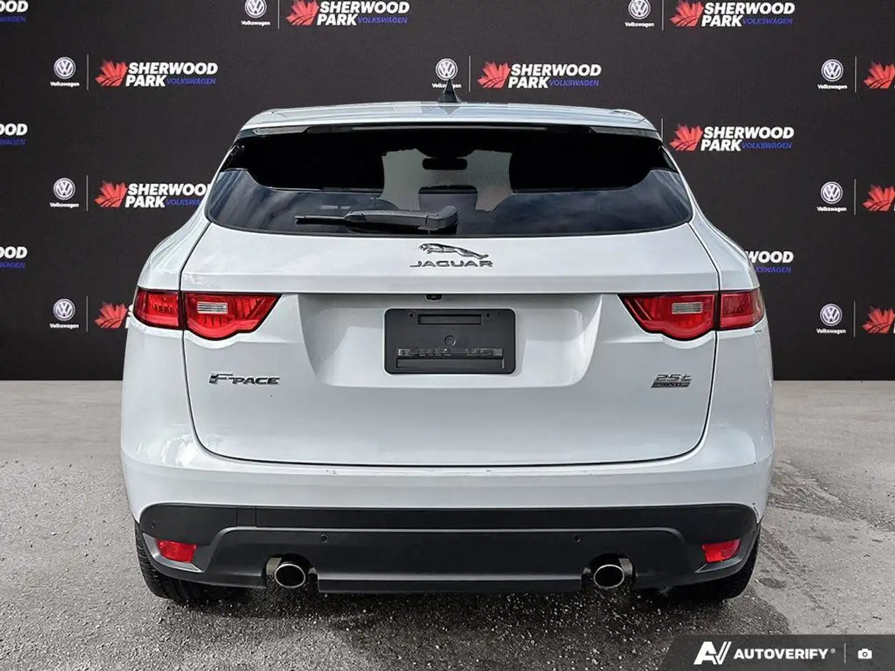 Jaguar F-Pace снимка Jaguar F-Pace