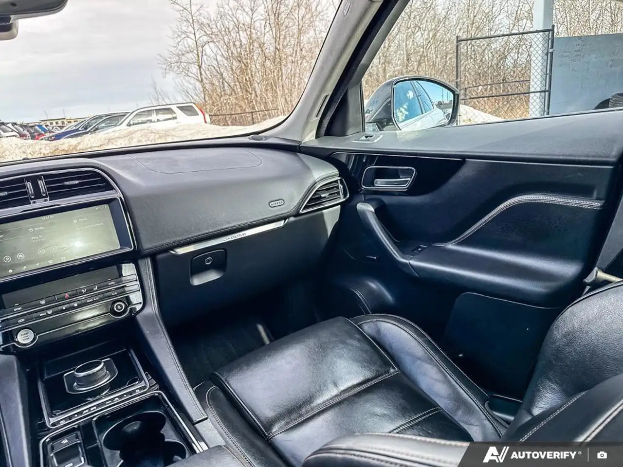 Jaguar F-Pace снимка Jaguar F-Pace