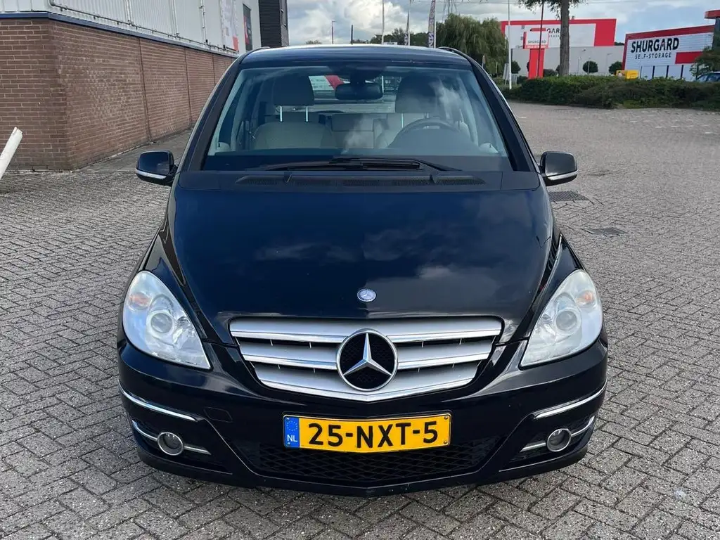 Mercedes-Benz B 160 2010 из Европы — купить под ключ