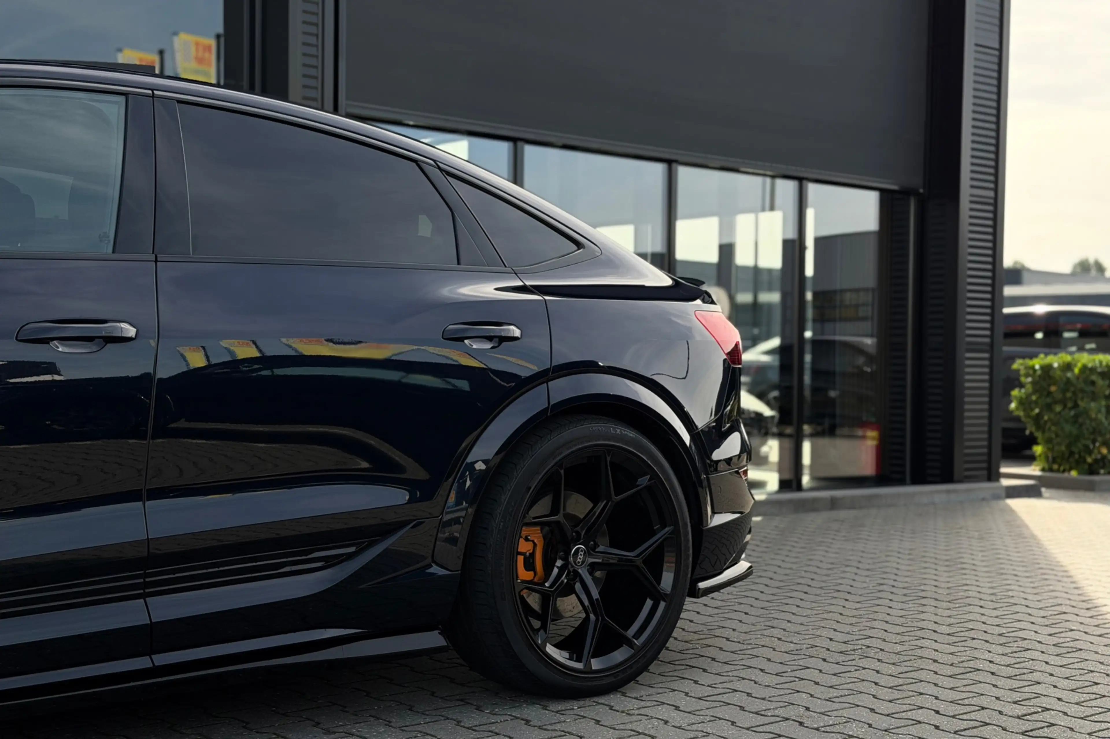 Audi e-tron Sportback S quattro 95 kWh, Leder, Pano, BodyKit, — photo 5