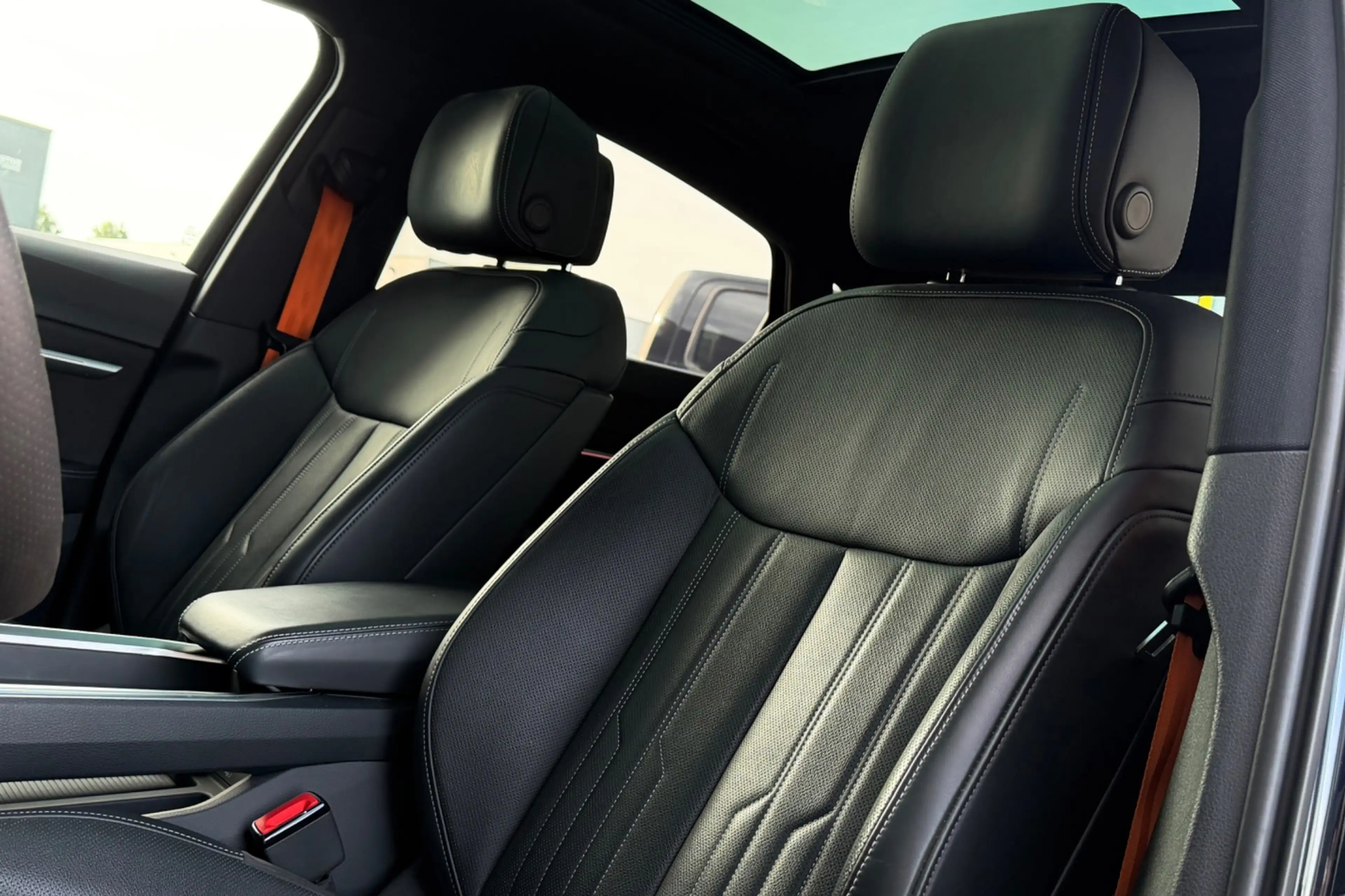 Audi e-tron Sportback S quattro 95 kWh, Leder, Pano, BodyKit, — photo 13