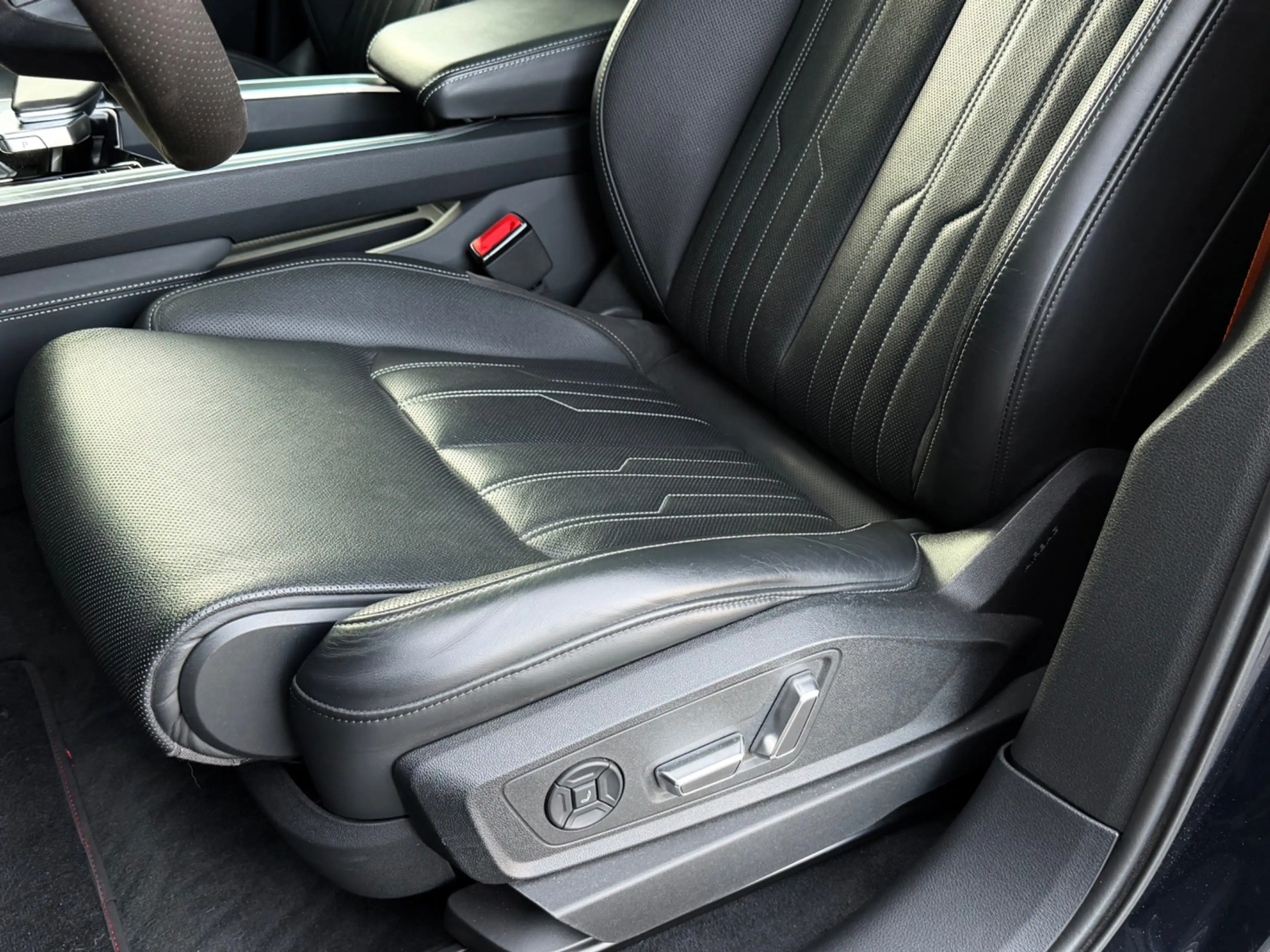 Audi e-tron Sportback S quattro 95 kWh, Leder, Pano, BodyKit, — photo 12