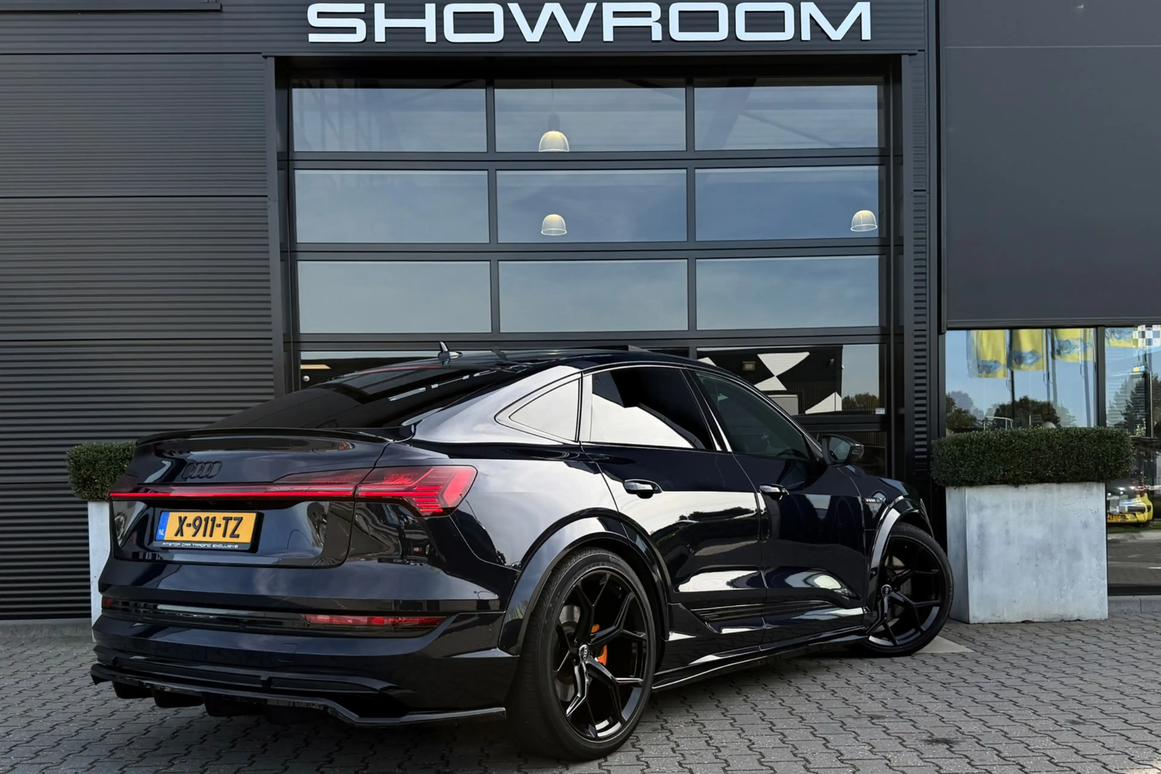 Audi e-tron Sportback S quattro 95 kWh, Leder, Pano, BodyKit, — photo 6
