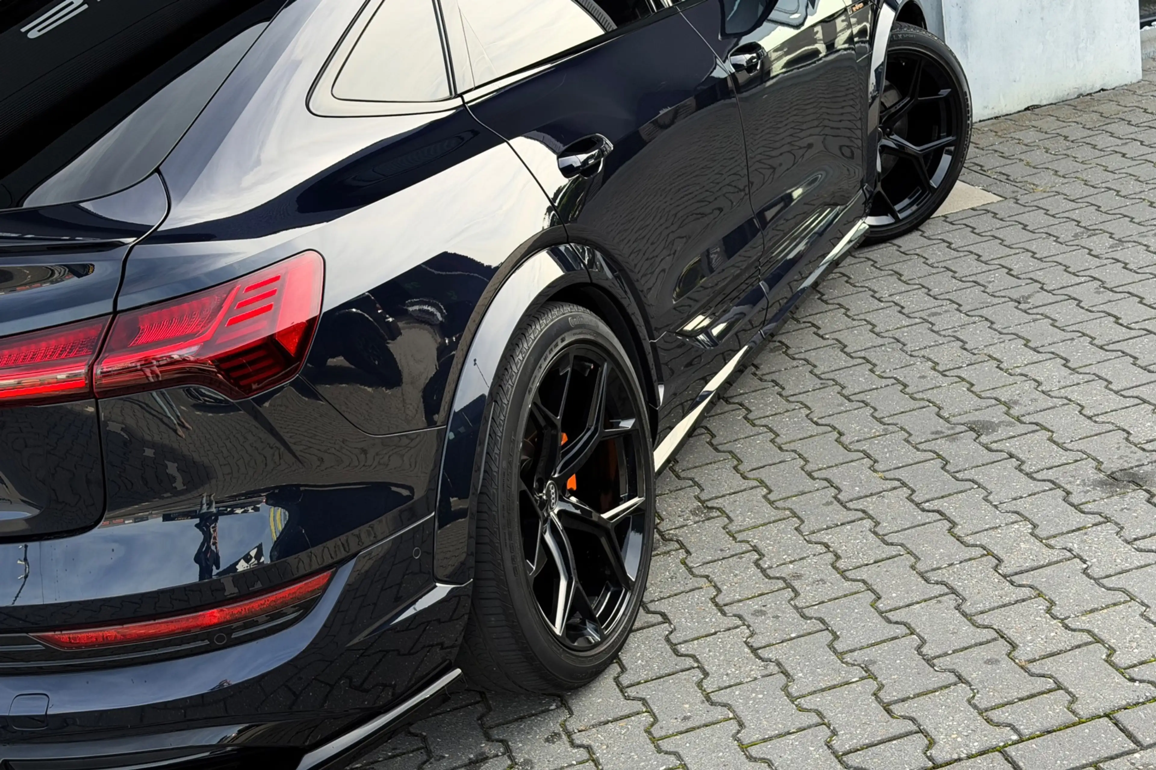 Audi e-tron Sportback S quattro 95 kWh, Leder, Pano, BodyKit, — photo 10