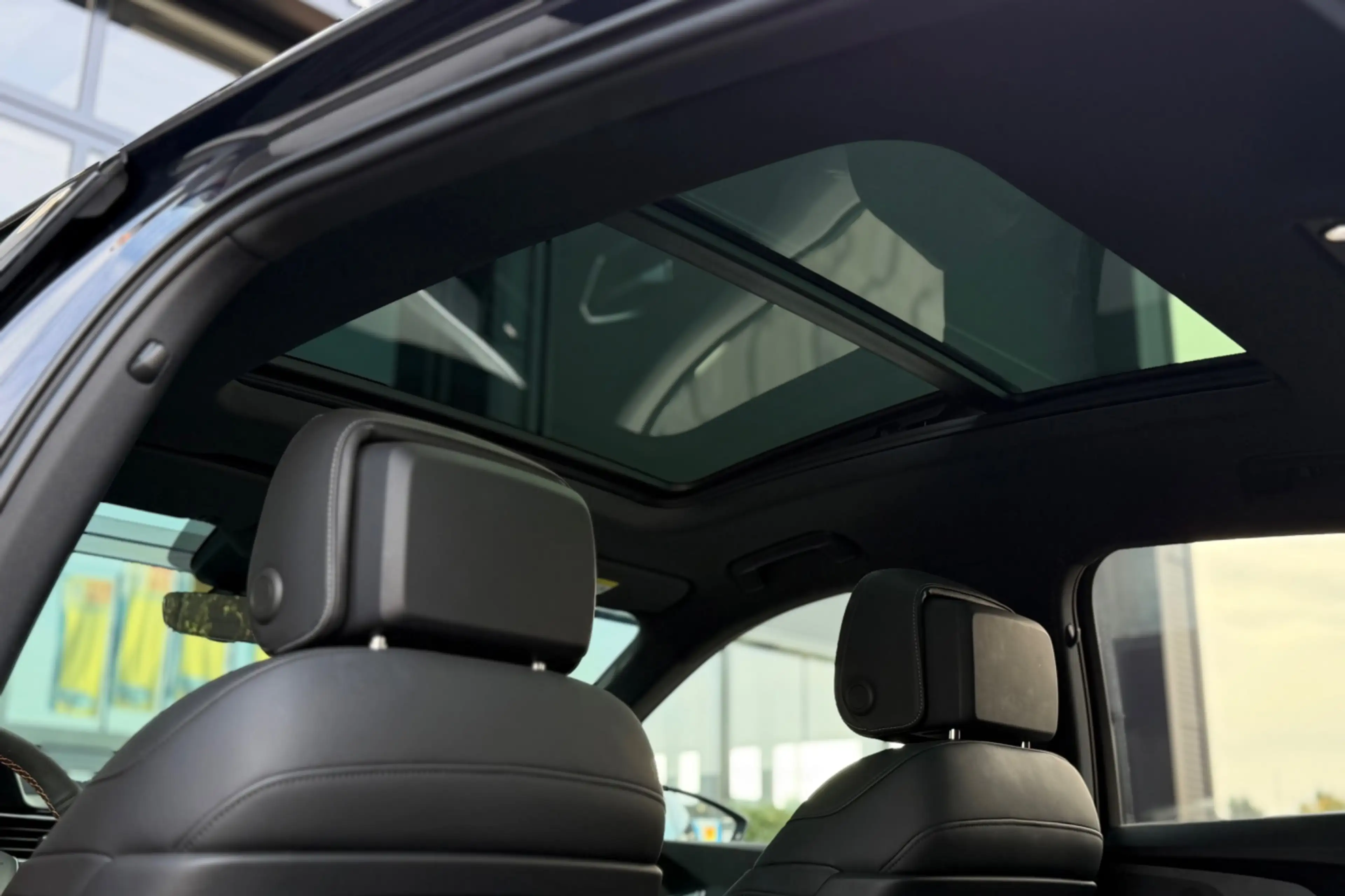 Audi e-tron Sportback S quattro 95 kWh, Leder, Pano, BodyKit, — photo 11
