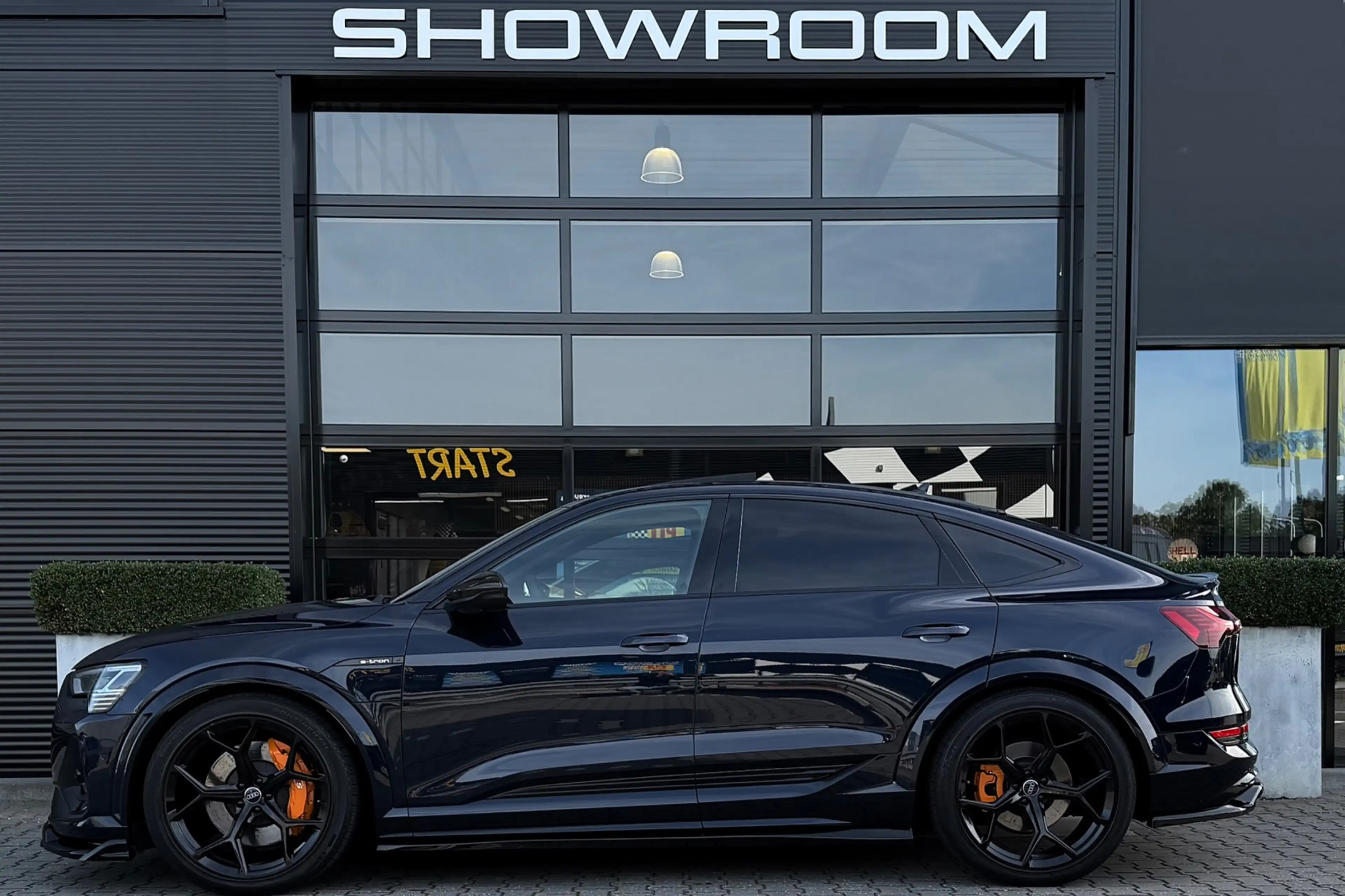 Audi e-tron Sportback S quattro 95 kWh, Leder, Pano, BodyKit, — photo 3