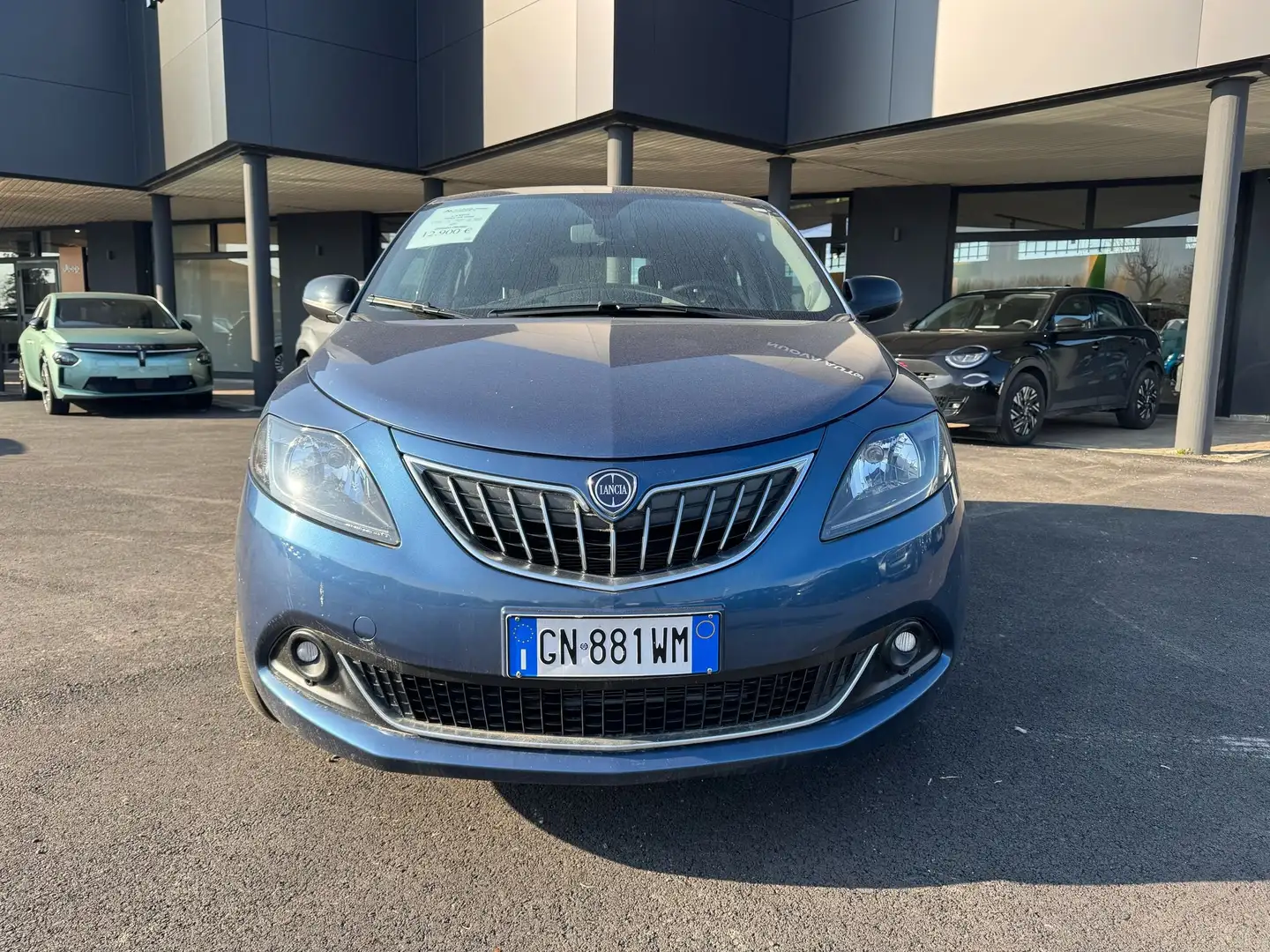 Lancia Ypsilon My23 1.0 Firefly 70 CvStart&Stop Hybrid Gold Blu/Azzurro - 2