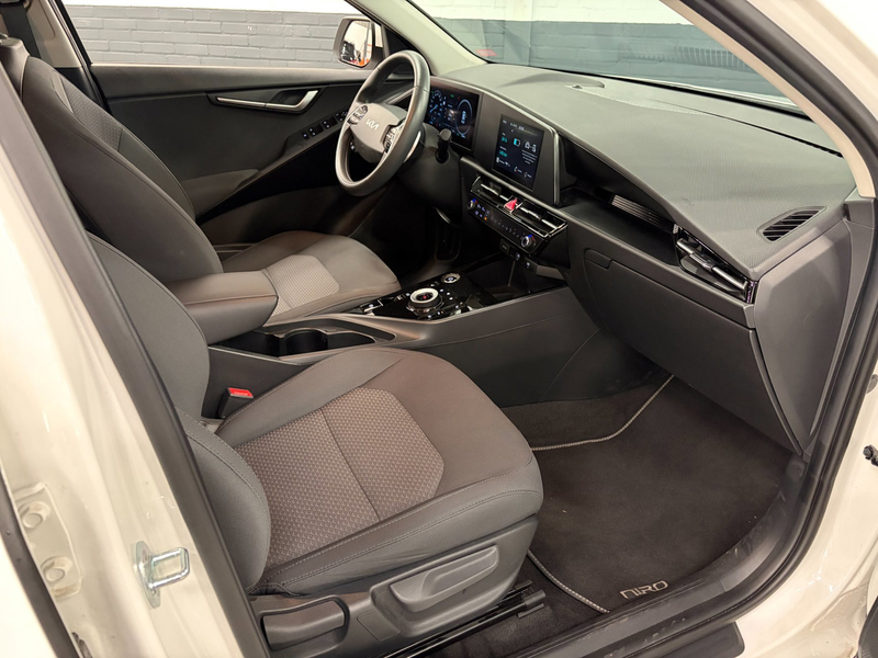 Kia e-Niro EV DynamicLine 64.8 kWh Warmtepomp / Stoelverwarmi — photo 20