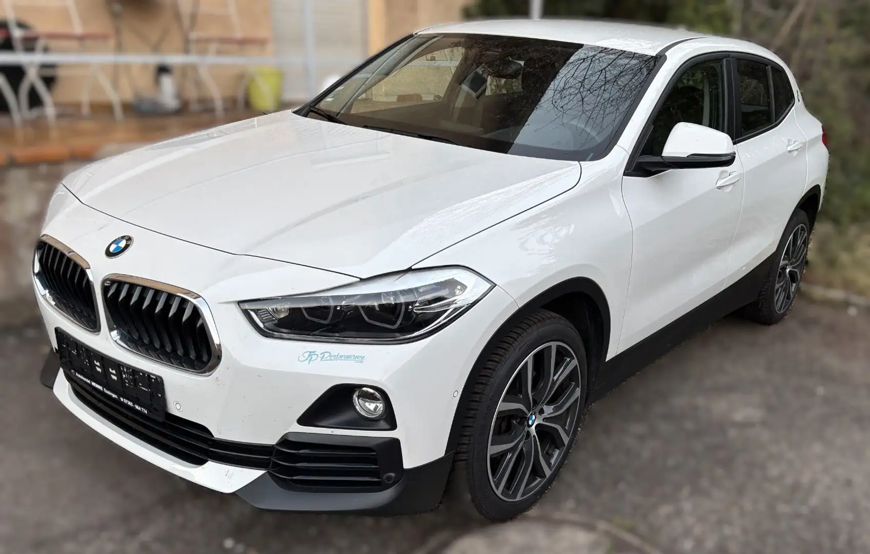 BMW X2 Baureihe X2 sDrive 18 d Weiß - 1