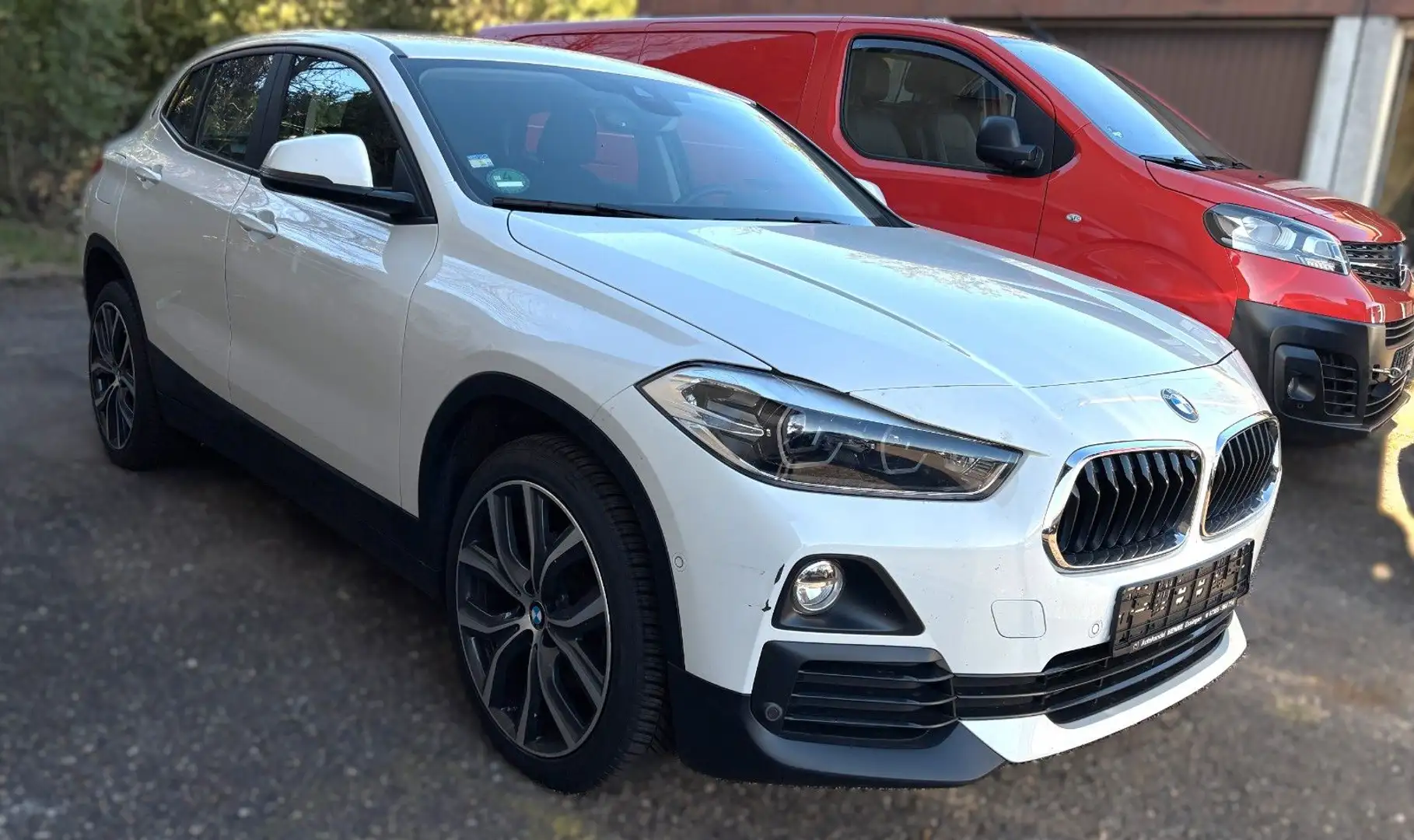 BMW X2 Baureihe X2 sDrive 18 d Weiß - 2