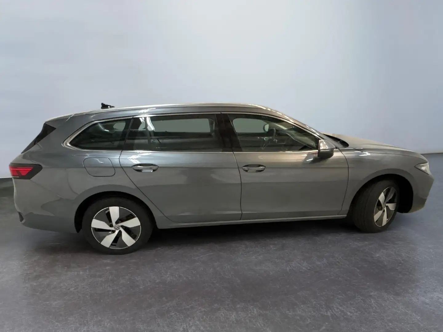 Volkswagen Passat Variant Business 1.5 eTSI 150PS/110kW DSG7 2025 +AHK +1... Grau - 2