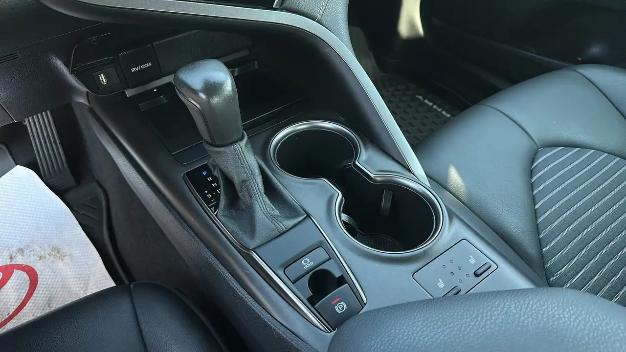 Toyota Camry снимка Toyota Camry