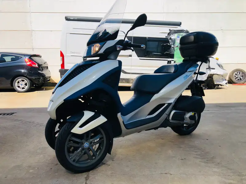 Piaggio MP3 300