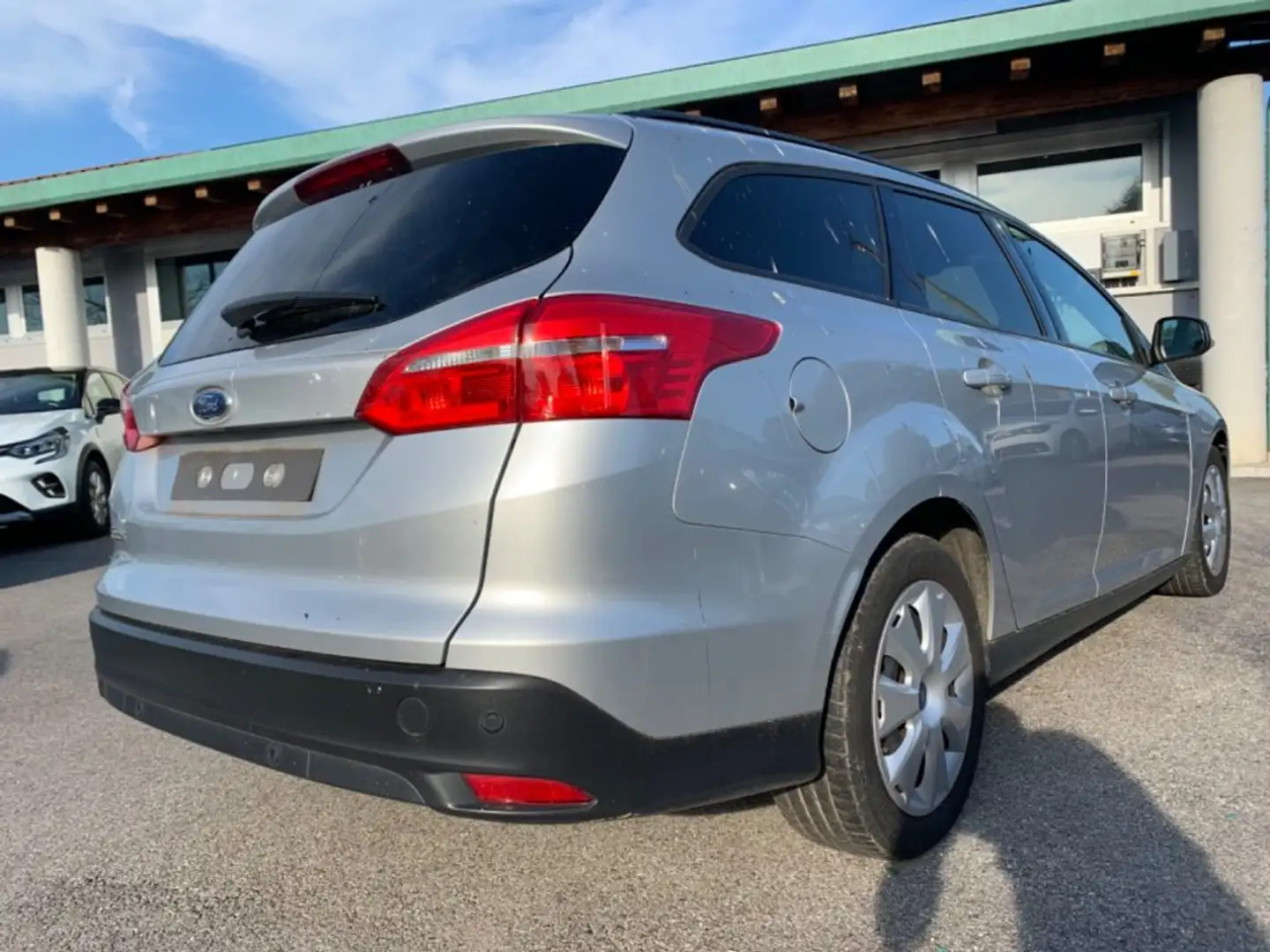 Ford Focus 1.5 TDCi 105 CV Start&Stop SW Navi Argento - 2