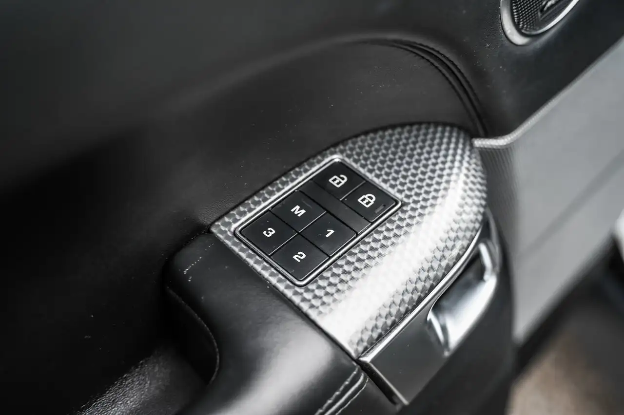 Land Rover Range Rover Sport снимка Land Rover Range Rover Sport