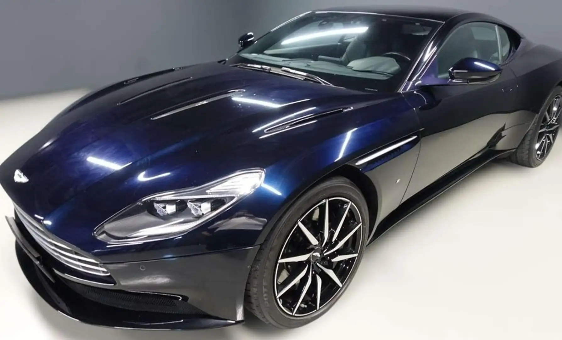 Aston Martin DB11 5.2 608 Negro - 2