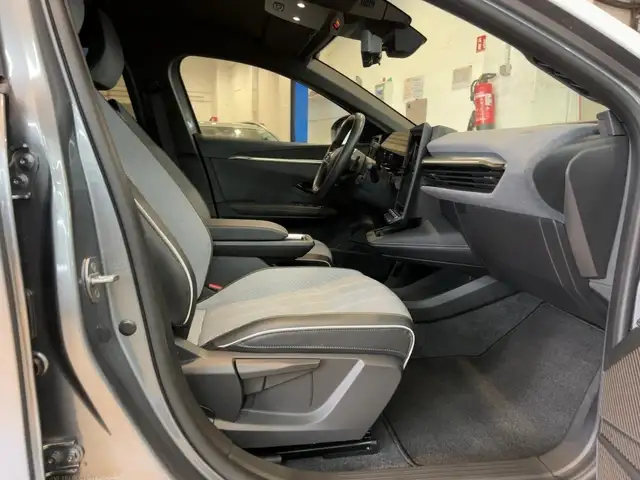 Renault Megane E-Tech view 8