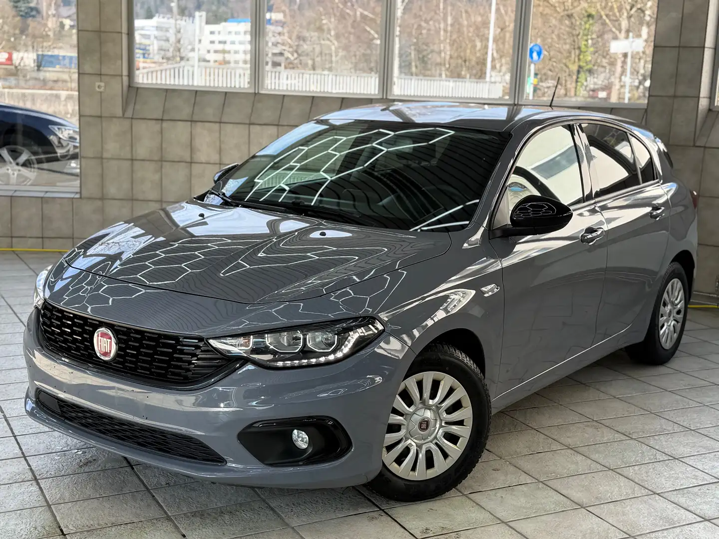 Fiat Tipo S-Design Grau - 1
