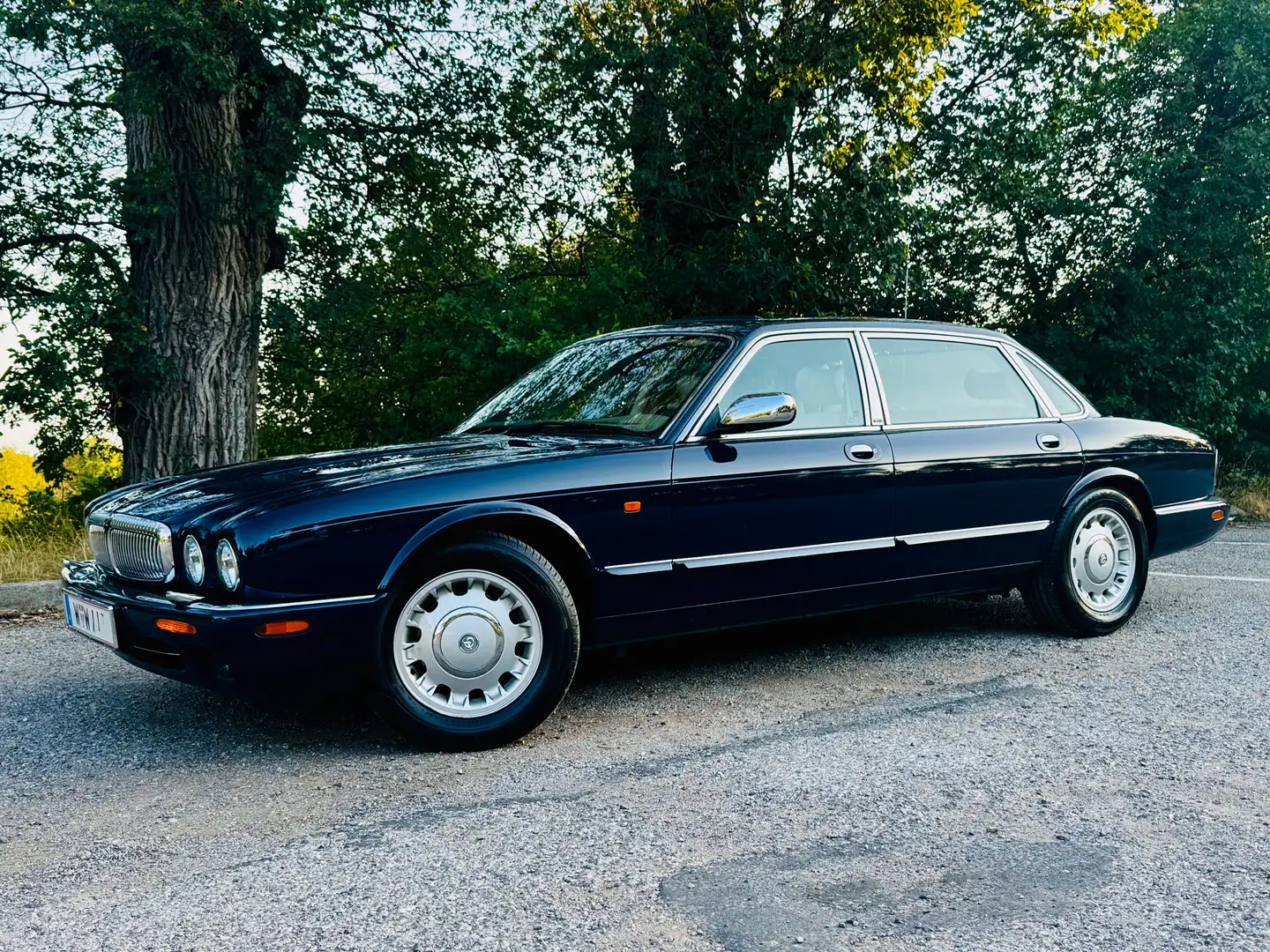 Jaguar Daimler Daimler V8 4,0 LWB Blau - 2
