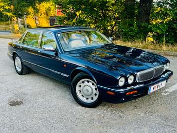 Daimler V8 4,0 LWB