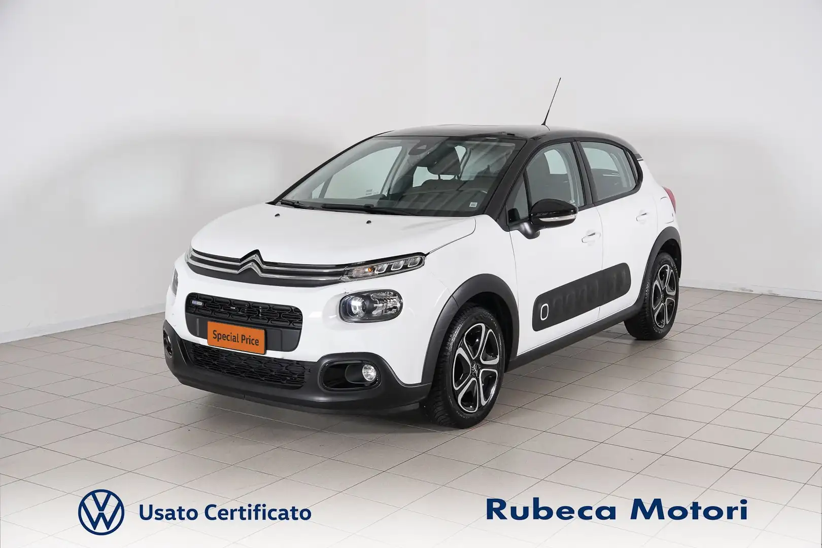 Citroen C3 1.2 PureTech Shine 82CV Blanc - 1