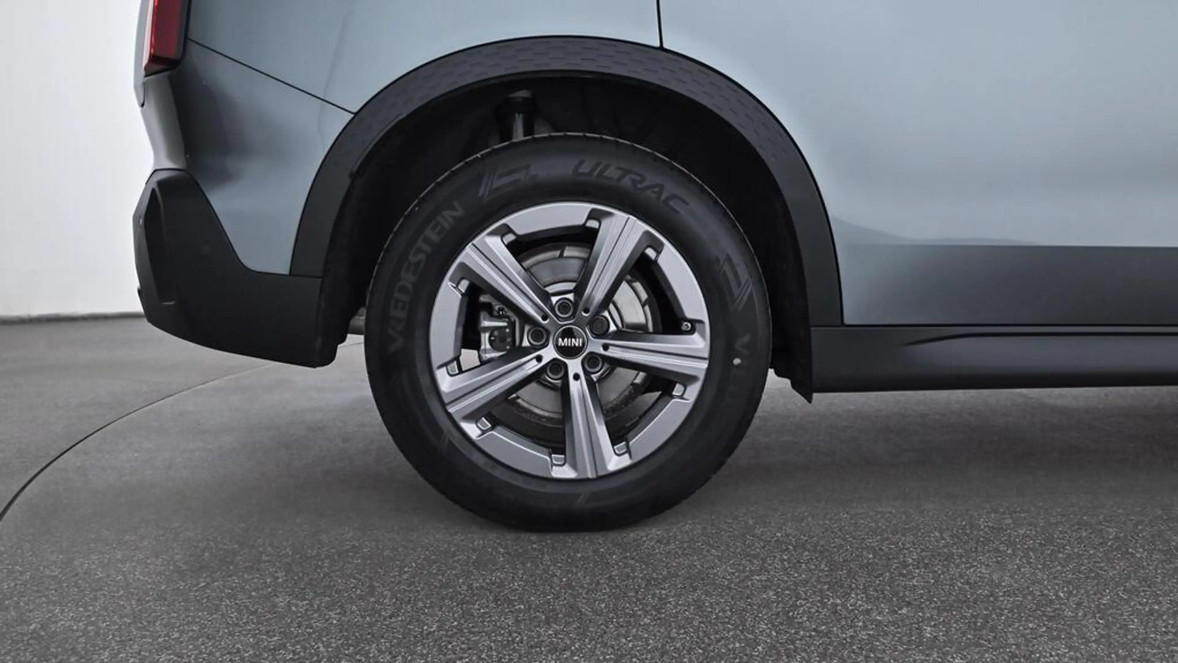 MINI Countryman C Classic Trim — photo 11