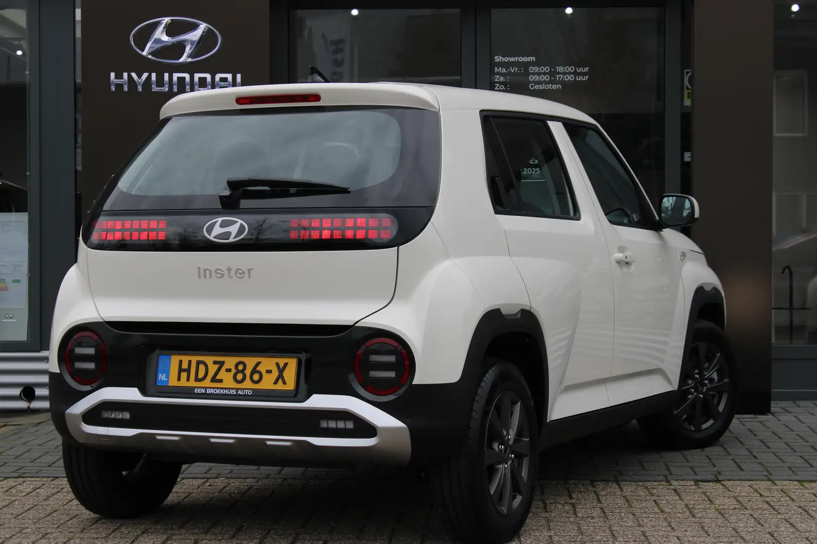 Hyundai Inster E-Motion 42 kWh | 15" LMV | Achteruitrijcamera | A Blanc - 2