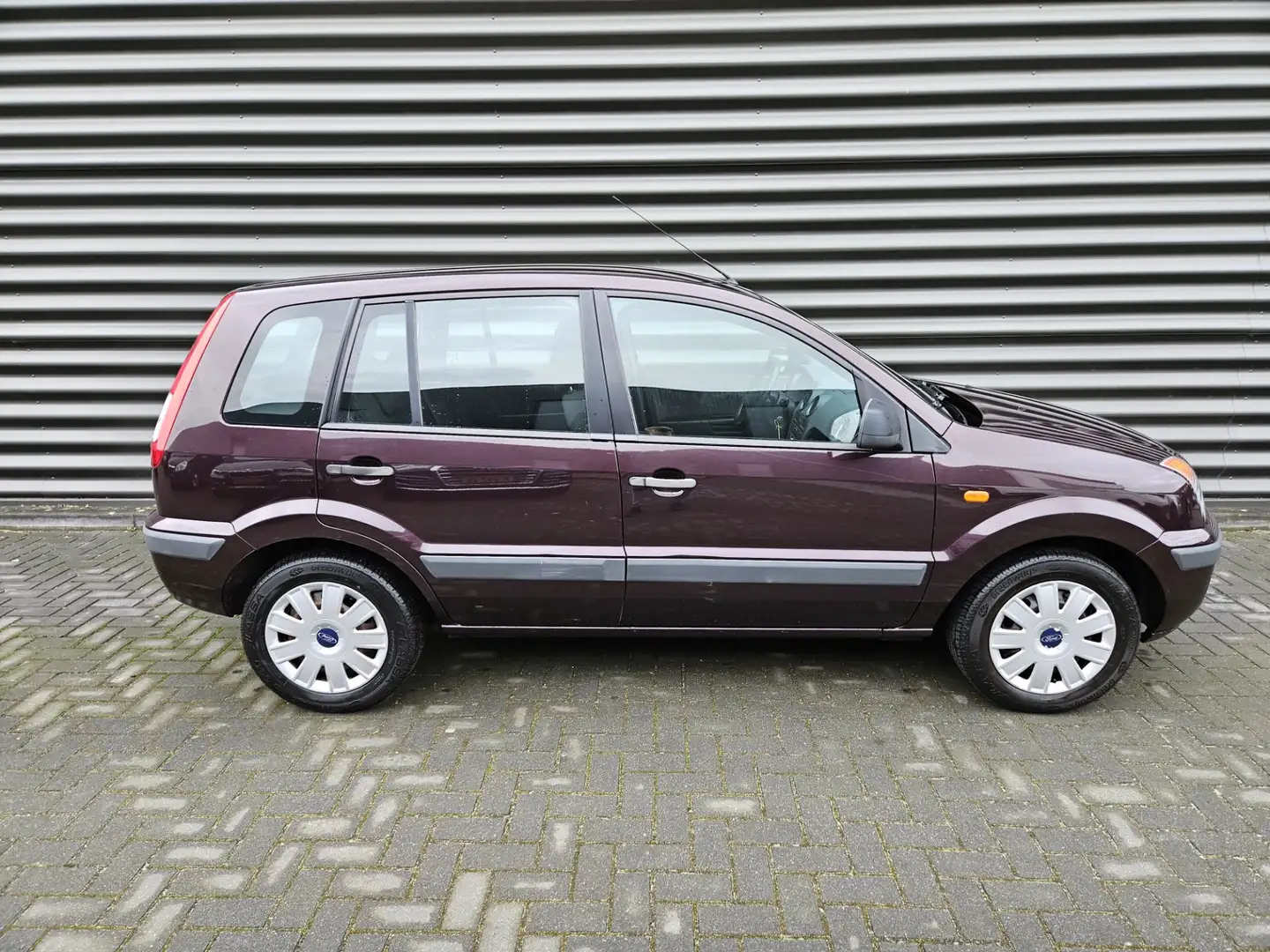 Ford Fusion 1.4-16V Cool & Sound Violet - 2