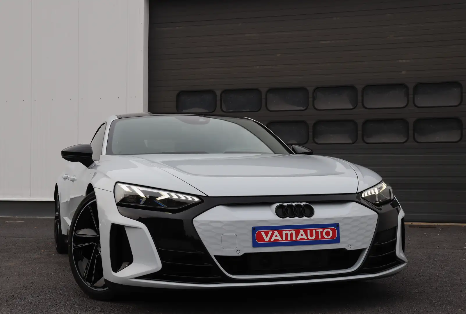 Audi RS e-tron GT Quattro - AudiExclusiveColor/Laser/BlindSpot/B&O Grijs - 1