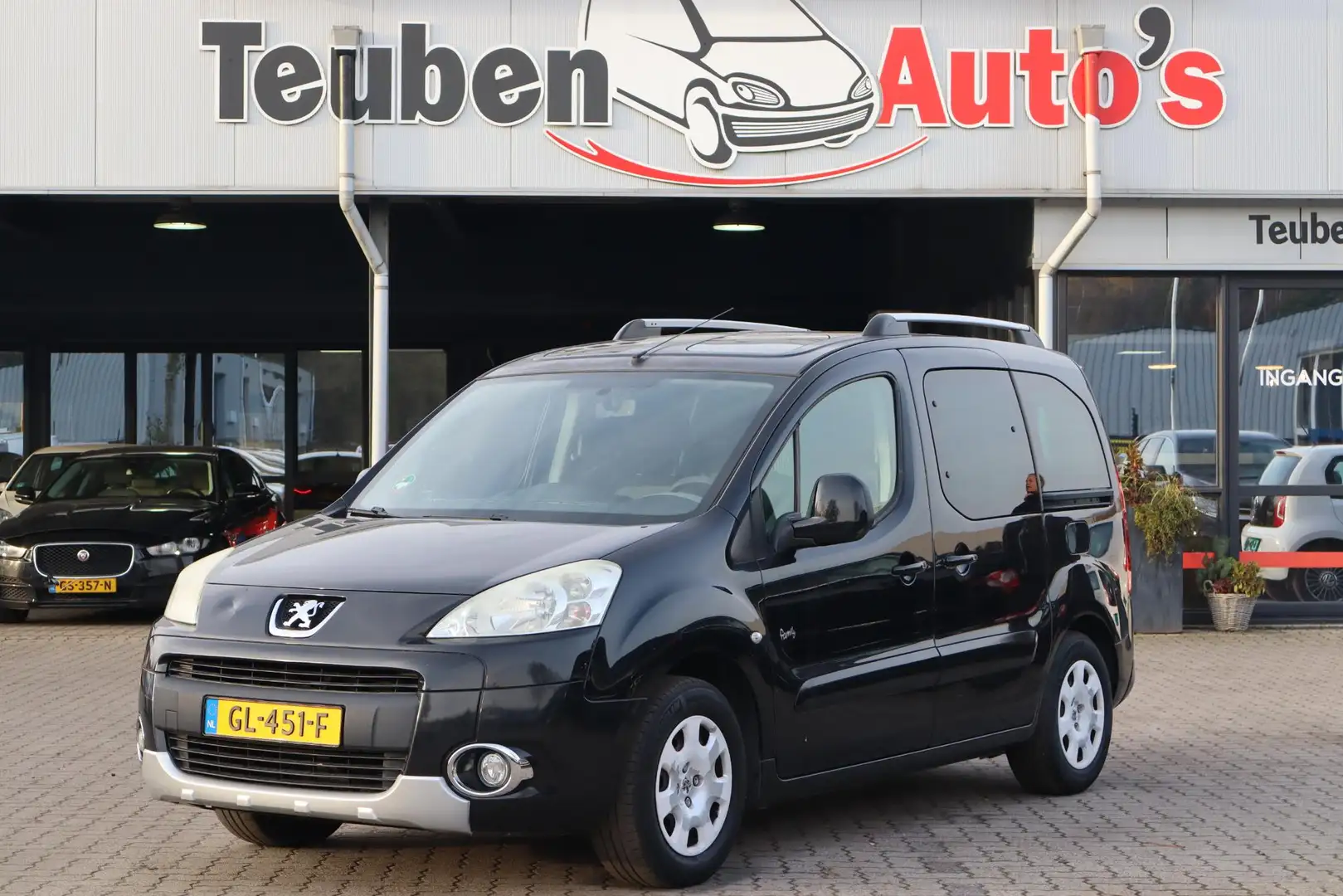 Peugeot Partner Tepee 1.6 VTi Outdoor Airco, Radio cd speler, Trek Zwart - 1