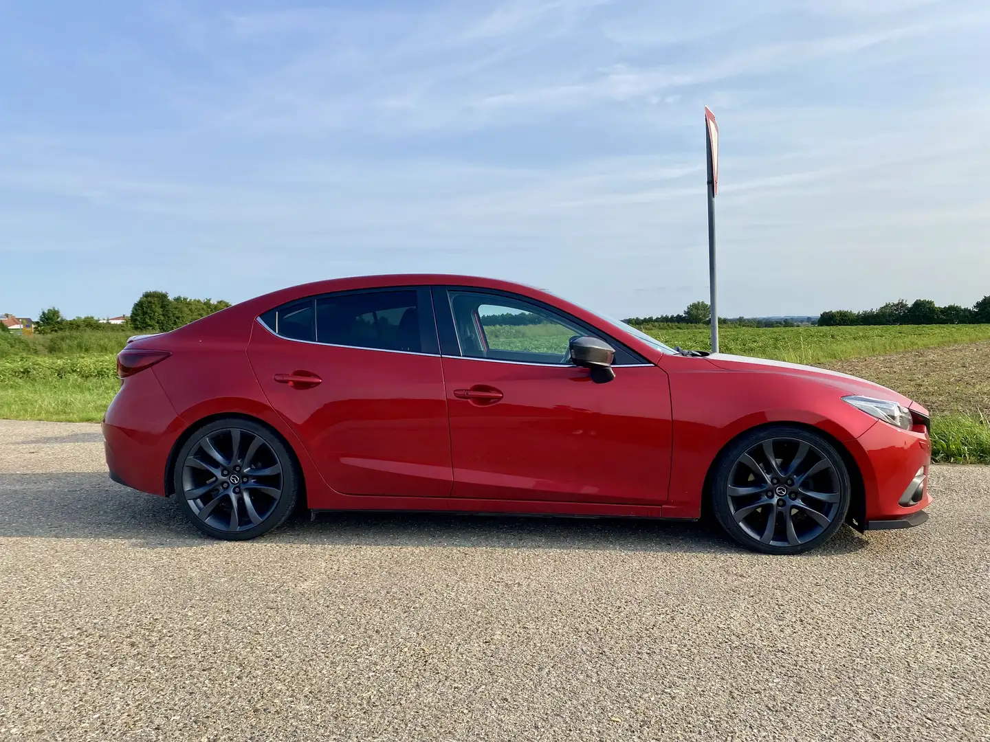 Mazda 3 BM, SKYACTIV-D 150 Sports-Line, Limosine Rot - 2