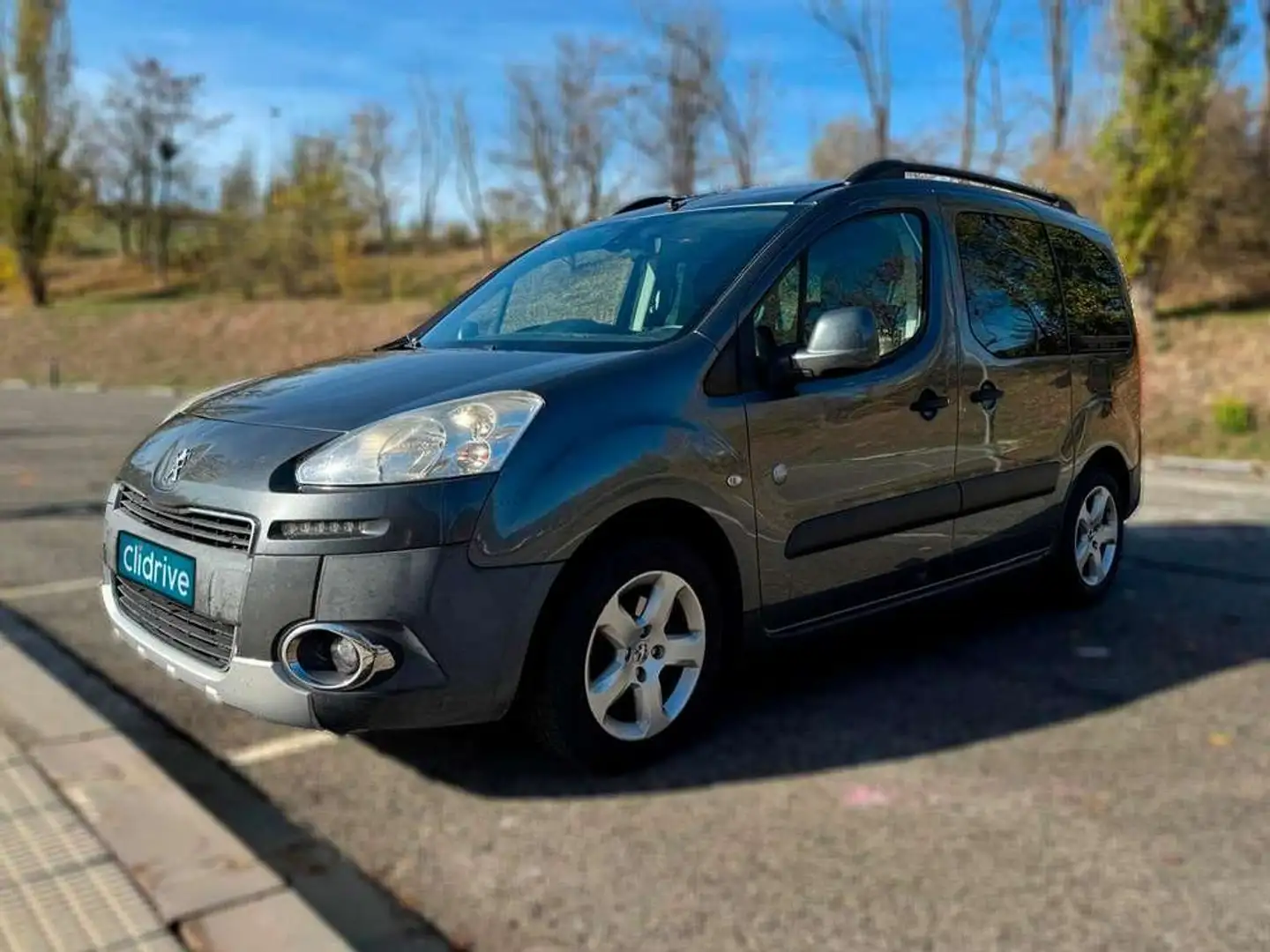 Peugeot Partner Tepee 1.6BlueHDI Outdoor ETG6 100 Gris - 2