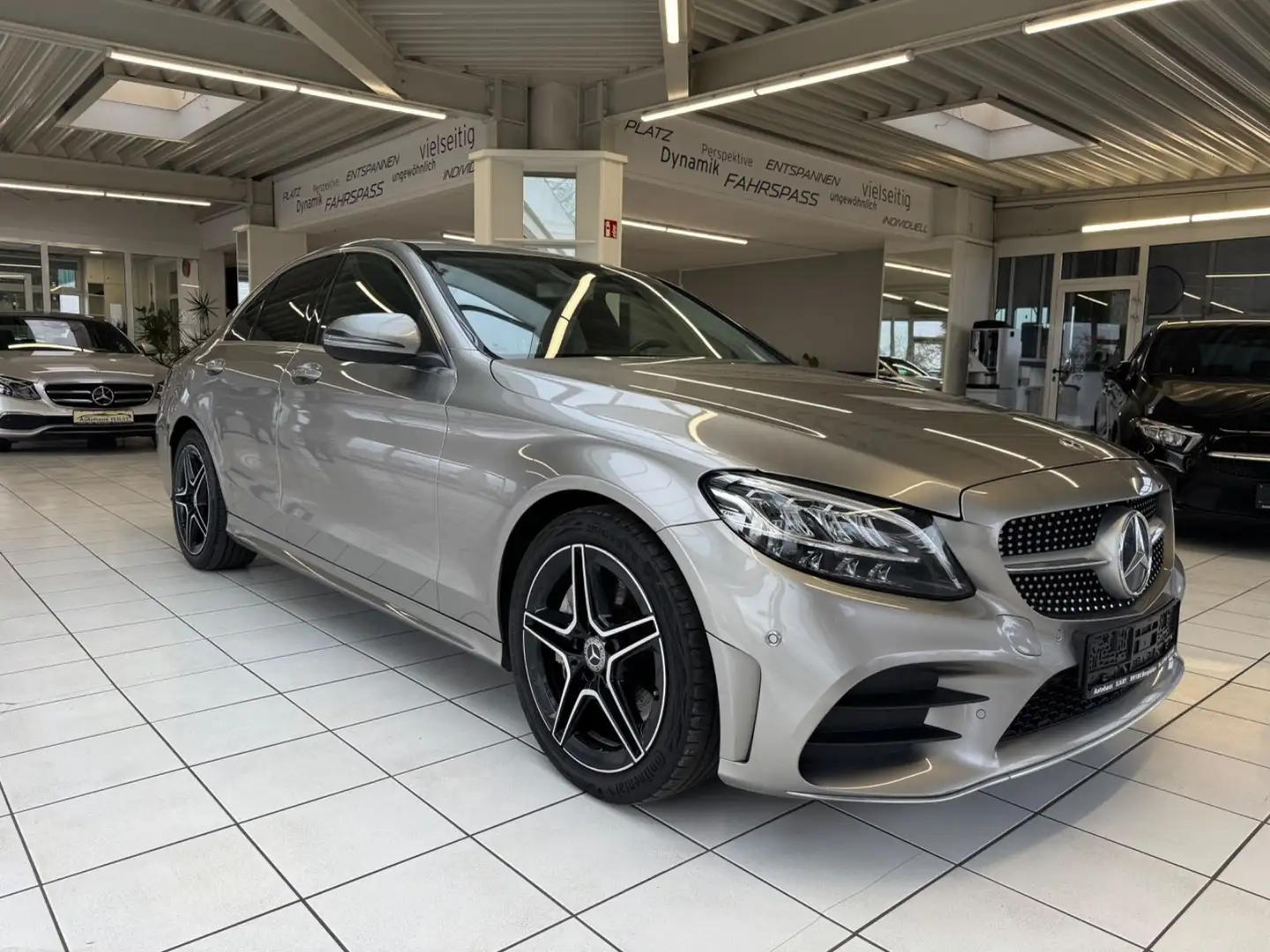 Mercedes-Benz C 300 AMG Paket,LED,Kamera,AHK Grau - 1