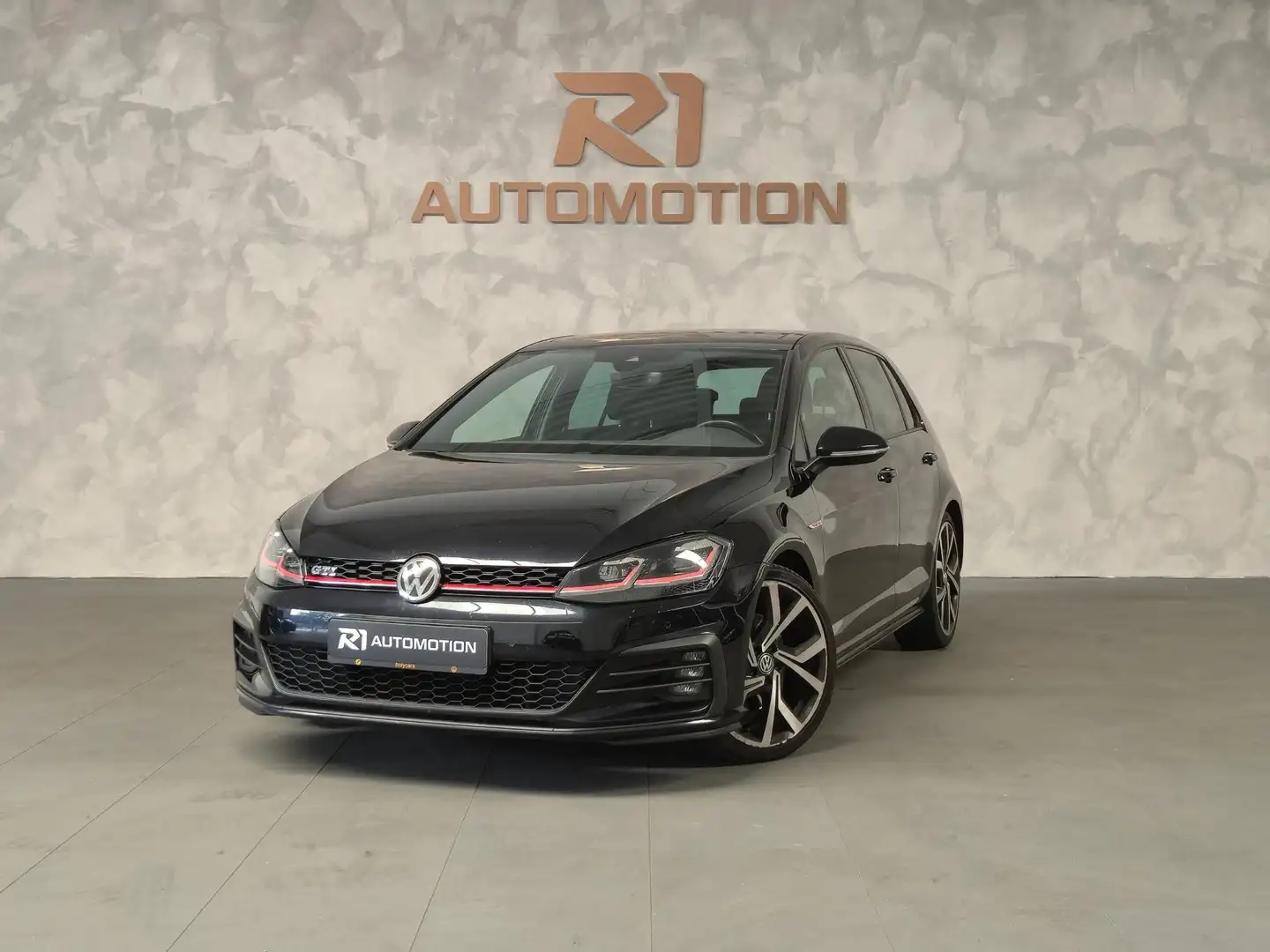 Volkswagen Golf GTI 7,5 2.0 TSI Performance|304PK|CAMERA|PANO|VIRTUAL Zwart - 1