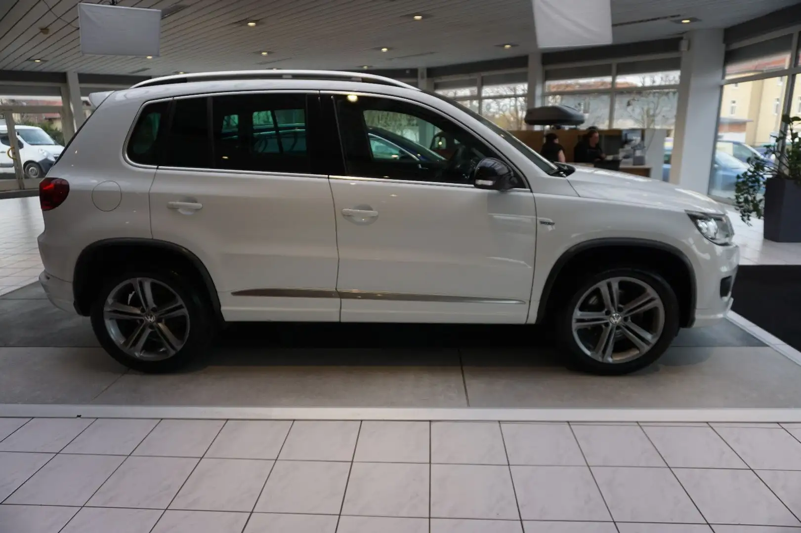Volkswagen Tiguan CityScape DSG, STANDHEIZUNG, BI-XENON, BC Weiß - 2