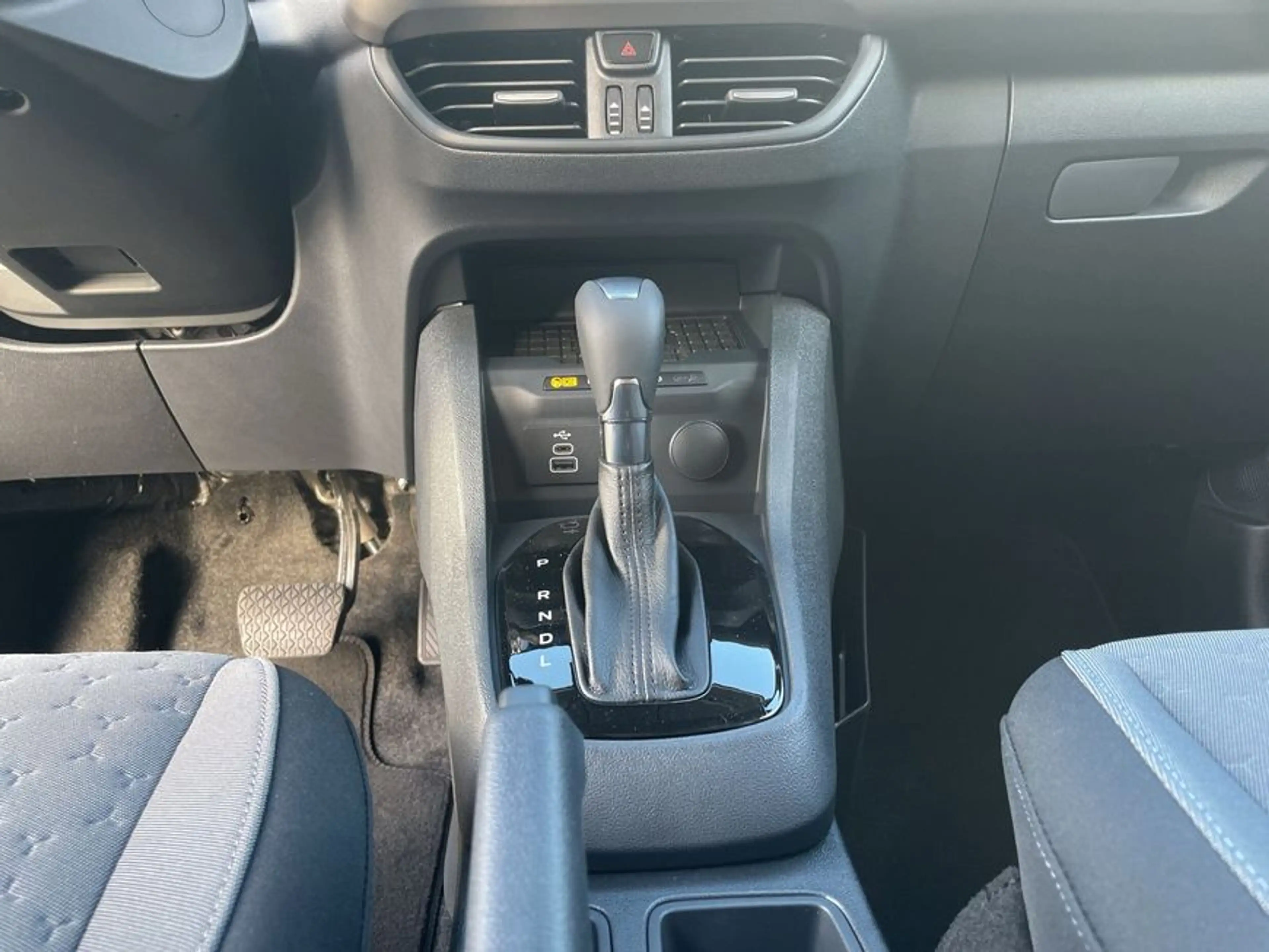 Ford Tourneo Courier 1.0 EcoBoost Aut. TITANIUM 92 kW, — photo 14