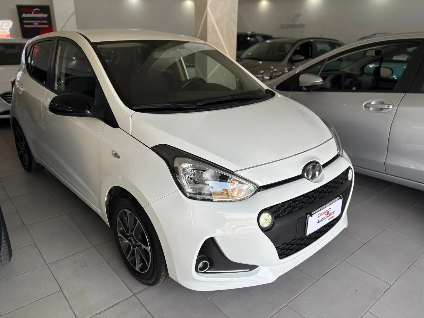 Hyundai i10 1.0 Tech econext Gpl *UNIPRO* Bianco - 1