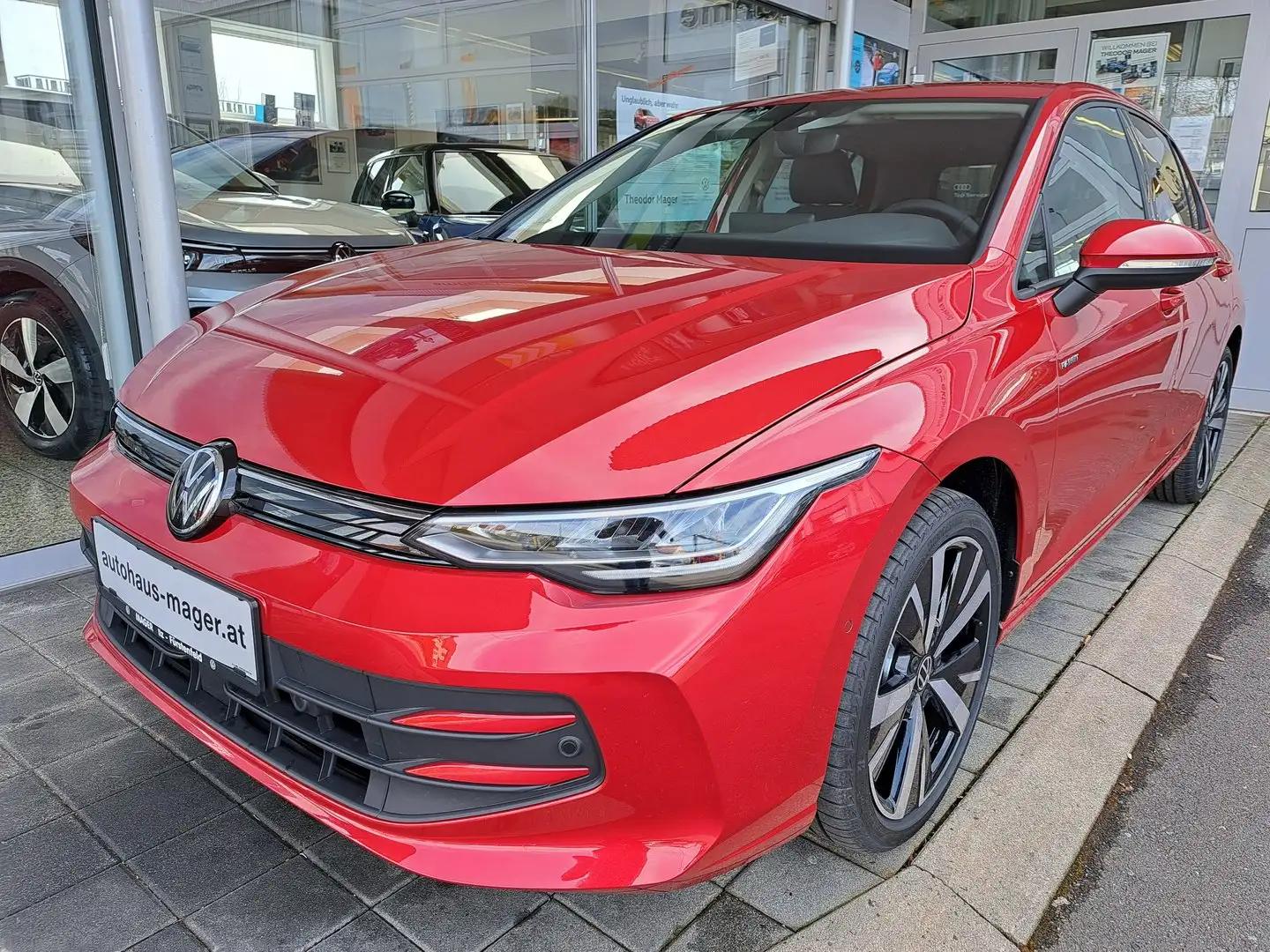 Volkswagen Golf Rabbit mHEV DSG Rot - 1