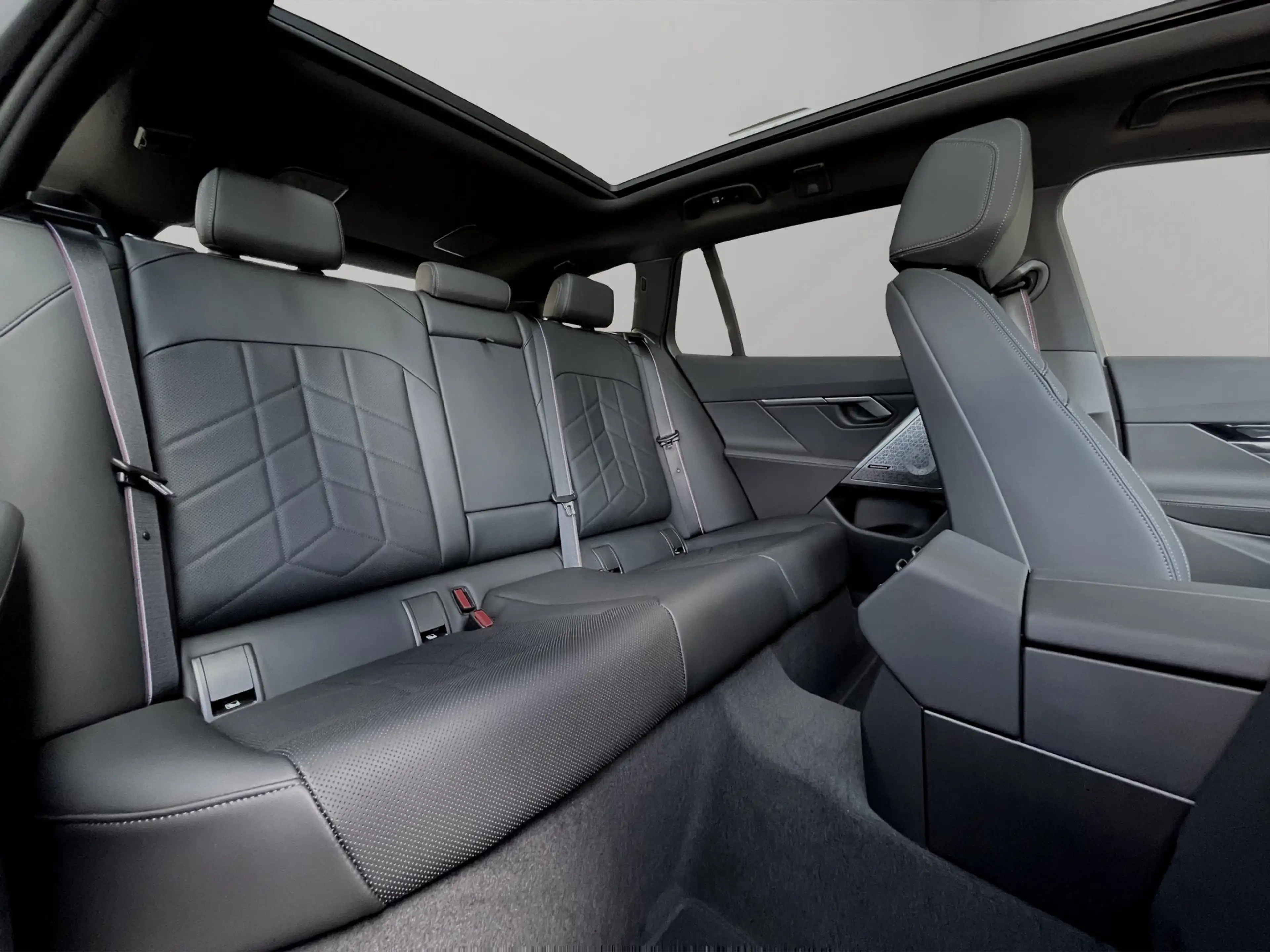 BMW 550 e xDrive Tour. M Sport Pro 20"LM AHK Glasdach Sitz — photo 13