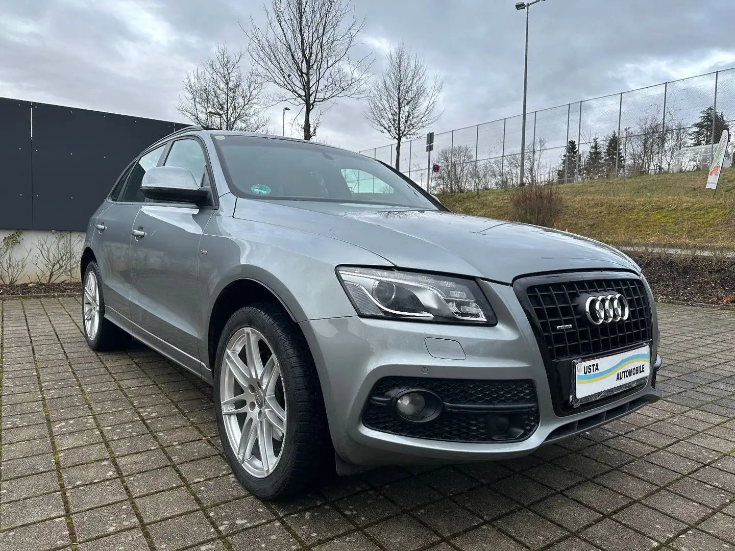Audi Q5 3.0 TDI 176 kW quattro S-Line/MMI/Kamer/Panor Grau - 1