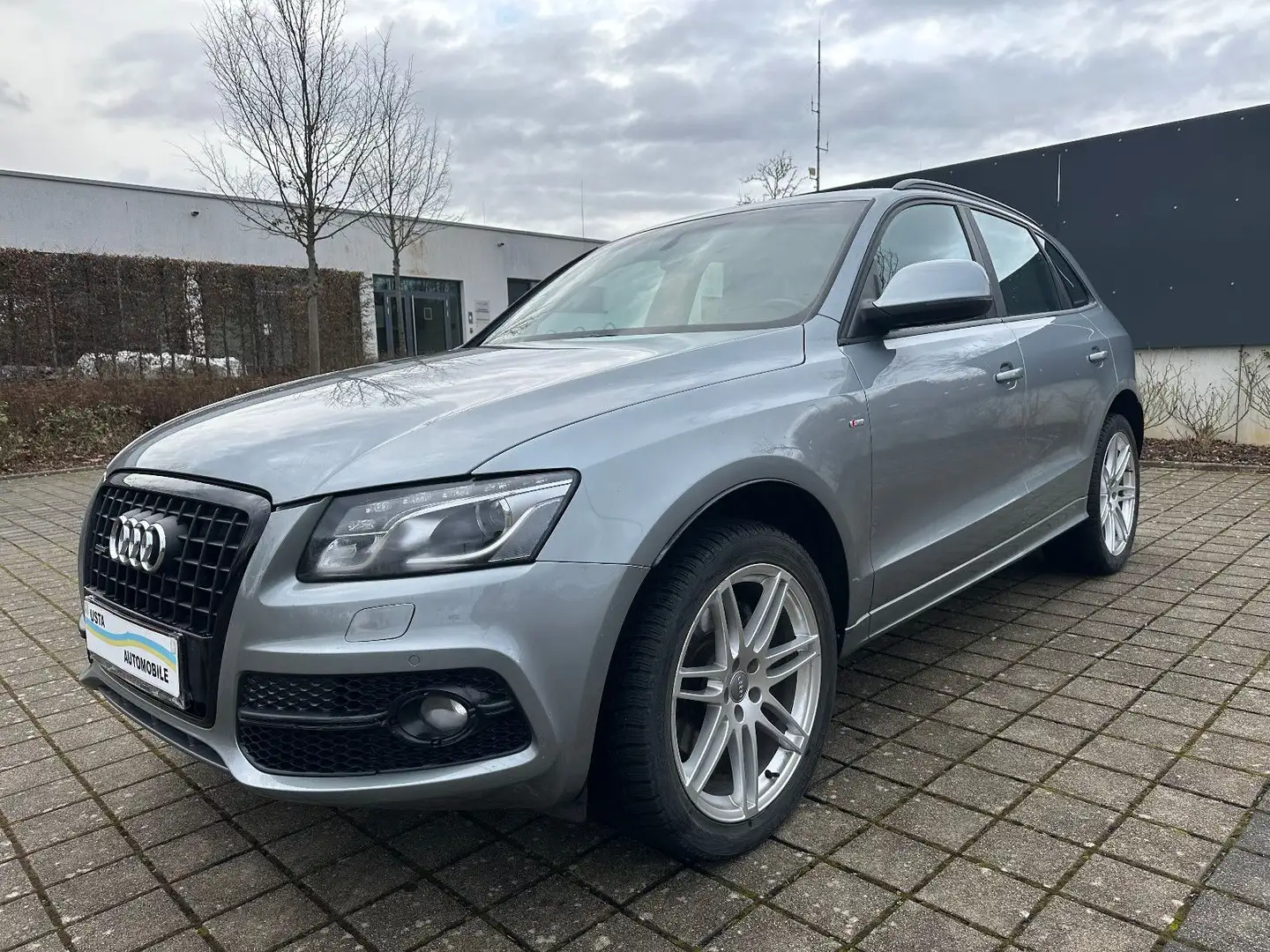 Audi Q5 3.0 TDI 176 kW quattro S-Line/MMI/Kamer/Panor Grau - 2