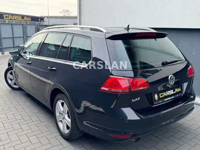 Volkswagen Golf view 4