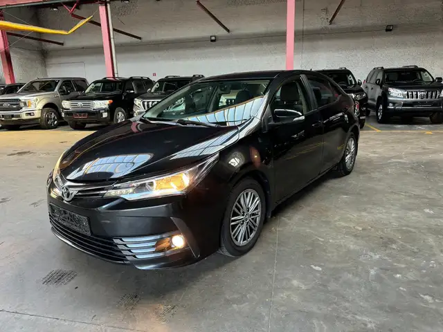 Toyota Corolla 1.6i Lounge Multidrive (EU6.2)